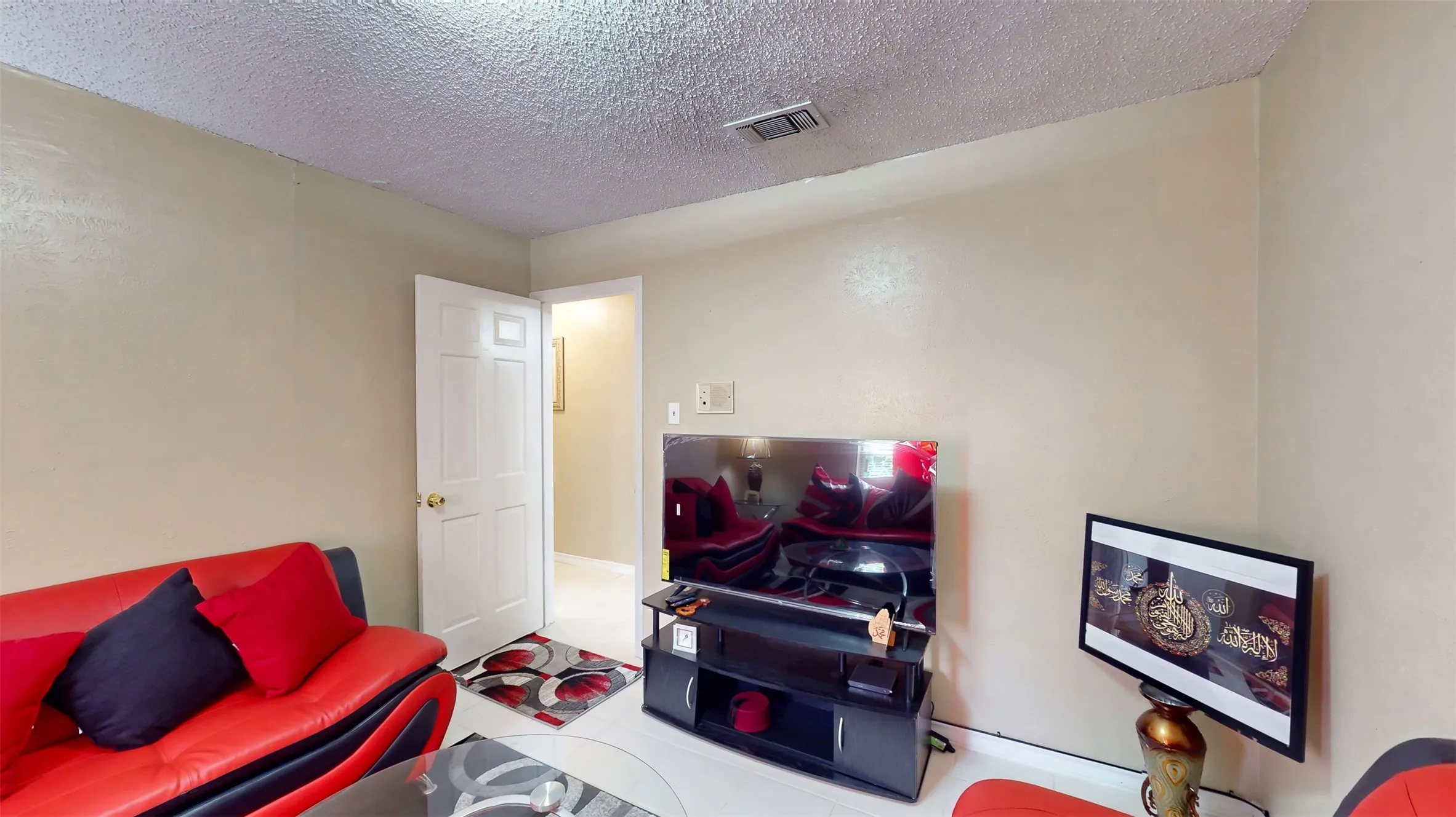 Single Family Residence For Sale in Tarrant County , 7432 Brentwood Stair Road, Fort Worth, Texas 76112, 3 Bedroom, 2 Bathroom, 2 Garage spaces, 1,840 Sqft, built in 1972, Price $315,000, mls#21286851, Real Estate Agent in Fort Worth, Homes For Sale in Tarrant county, Homes For Sale in Fort Worth, Realtor in Fort Worth Texas, Real Estate Brokerage Independent Realty Texas, Luminita Cordes Realtor