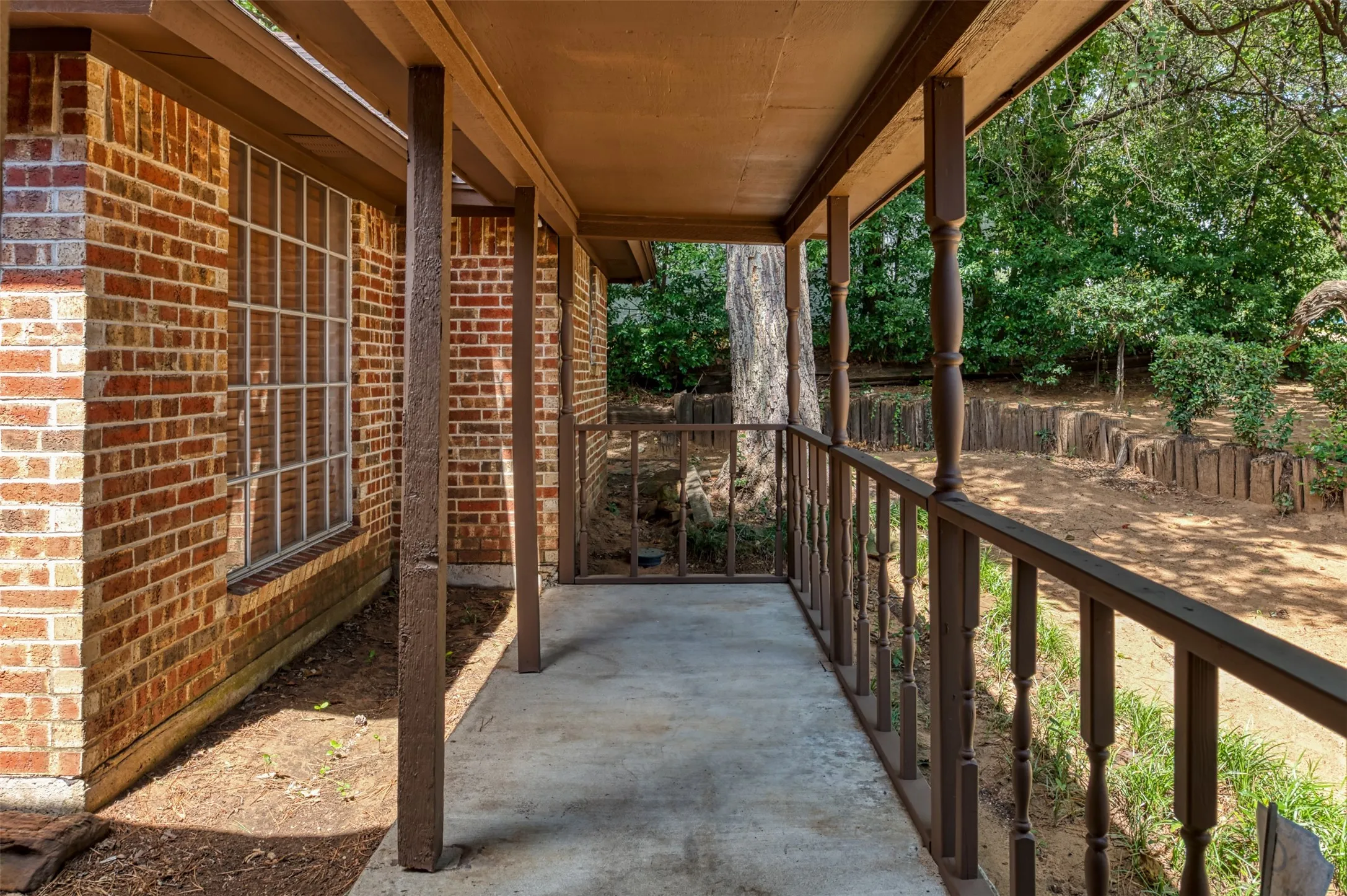 Single Family Residence For Sale in Tarrant County , 7432 Brentwood Stair Road, Fort Worth, Texas 76112, 3 Bedroom, 2 Bathroom, 2 Garage spaces, 1,840 Sqft, built in 1972, Price $315,000, mls#21286851, Real Estate Agent in Fort Worth, Homes For Sale in Tarrant county, Homes For Sale in Fort Worth, Realtor in Fort Worth Texas, Real Estate Brokerage Independent Realty Texas, Luminita Cordes Realtor
