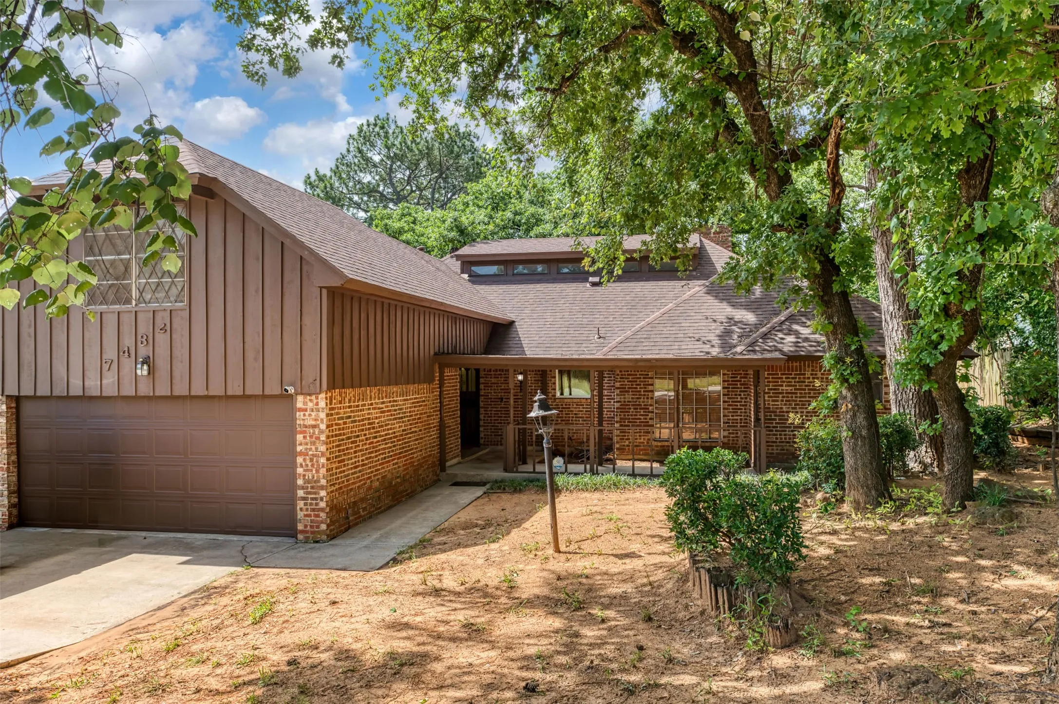 Single Family Residence For Sale in Tarrant County , 7432 Brentwood Stair Road, Fort Worth, Texas 76112, 3 Bedroom, 2 Bathroom, 2 Garage spaces, 1,840 Sqft, built in 1972, Price $315,000, mls#21286851, Real Estate Agent in Fort Worth, Homes For Sale in Tarrant county, Homes For Sale in Fort Worth, Realtor in Fort Worth Texas, Real Estate Brokerage Independent Realty Texas, Luminita Cordes Realtor