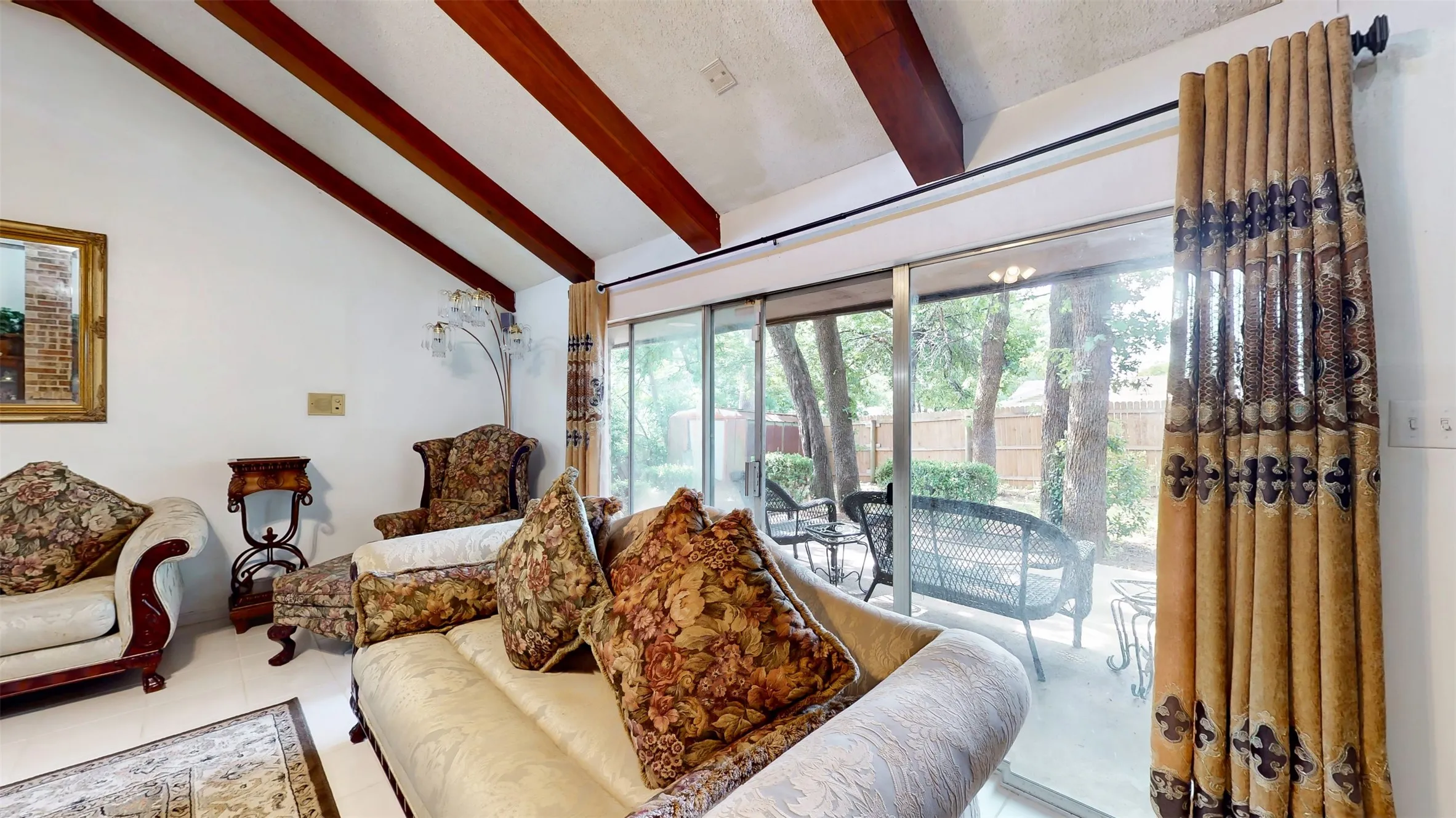 Single Family Residence For Sale in Tarrant County , 7432 Brentwood Stair Road, Fort Worth, Texas 76112, 3 Bedroom, 2 Bathroom, 2 Garage spaces, 1,840 Sqft, built in 1972, Price $315,000, mls#21286851, Real Estate Agent in Fort Worth, Homes For Sale in Tarrant county, Homes For Sale in Fort Worth, Realtor in Fort Worth Texas, Real Estate Brokerage Independent Realty Texas, Luminita Cordes Realtor
