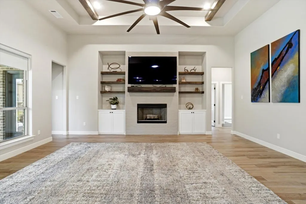 Single Family Residence For Sale in Parker County , 617 Bent Tree Lane, Weatherford, Texas 76085, 4 Bedroom, 2 Bathroom, 2 Garage spaces, 2,297 Sqft, built in 2021, mls#21294100, Real Estate Agent in Weatherford, Homes For Sale in Parker county, Homes For Sale in Weatherford, Realtor in Weatherford Texas, Real Estate Brokerage Independent Realty Texas, Luminita Cordes Realtor