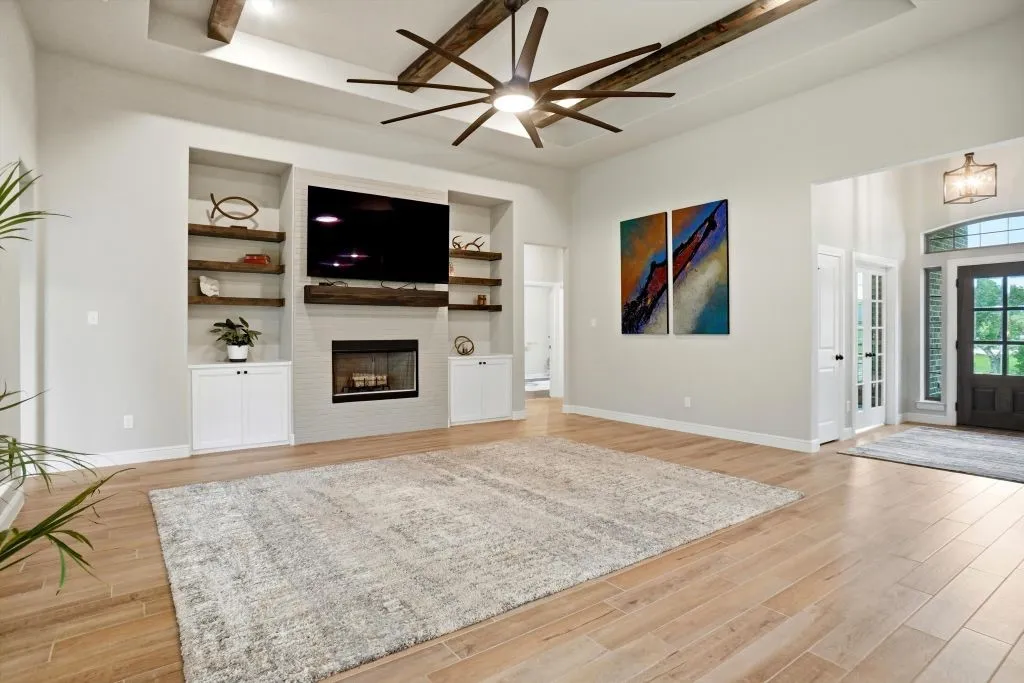 Single Family Residence For Sale in Parker County , 617 Bent Tree Lane, Weatherford, Texas 76085, 4 Bedroom, 2 Bathroom, 2 Garage spaces, 2,297 Sqft, built in 2021, mls#21294100, Real Estate Agent in Weatherford, Homes For Sale in Parker county, Homes For Sale in Weatherford, Realtor in Weatherford Texas, Real Estate Brokerage Independent Realty Texas, Luminita Cordes Realtor