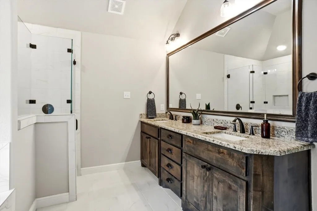 Single Family Residence For Sale in Parker County , 617 Bent Tree Lane, Weatherford, Texas 76085, 4 Bedroom, 2 Bathroom, 2 Garage spaces, 2,297 Sqft, built in 2021, mls#21294100, Real Estate Agent in Weatherford, Homes For Sale in Parker county, Homes For Sale in Weatherford, Realtor in Weatherford Texas, Real Estate Brokerage Independent Realty Texas, Luminita Cordes Realtor