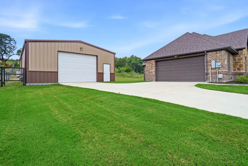 Single Family Residence For Sale in Parker County , 617 Bent Tree Lane, Weatherford, Texas 76085, 4 Bedroom, 2 Bathroom, 2 Garage spaces, 2,297 Sqft, built in 2021, mls#21294100, Real Estate Agent in Weatherford, Homes For Sale in Parker county, Homes For Sale in Weatherford, Realtor in Weatherford Texas, Real Estate Brokerage Independent Realty Texas, Luminita Cordes Realtor