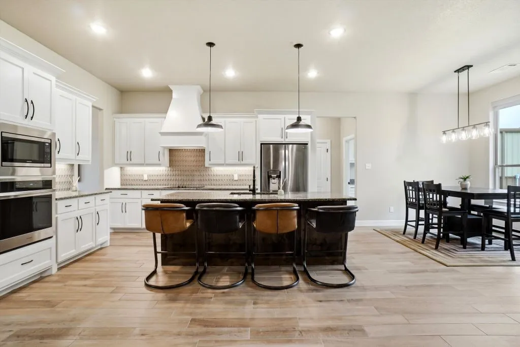 Single Family Residence For Sale in Parker County , 617 Bent Tree Lane, Weatherford, Texas 76085, 4 Bedroom, 2 Bathroom, 2 Garage spaces, 2,297 Sqft, built in 2021, mls#21294100, Real Estate Agent in Weatherford, Homes For Sale in Parker county, Homes For Sale in Weatherford, Realtor in Weatherford Texas, Real Estate Brokerage Independent Realty Texas, Luminita Cordes Realtor