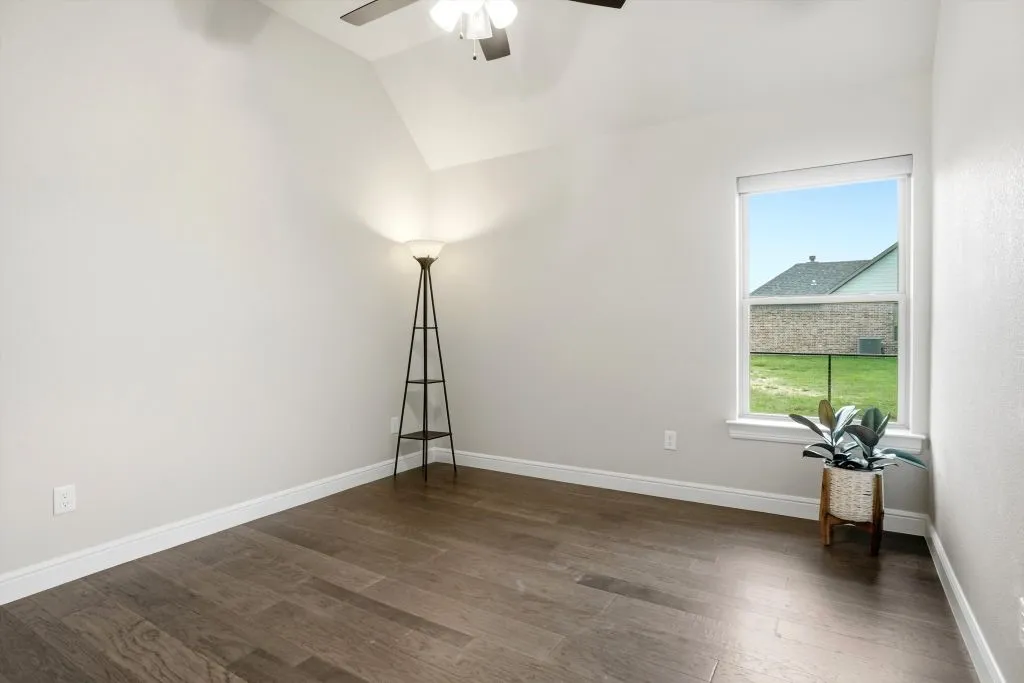 Single Family Residence For Sale in Parker County , 617 Bent Tree Lane, Weatherford, Texas 76085, 4 Bedroom, 2 Bathroom, 2 Garage spaces, 2,297 Sqft, built in 2021, mls#21294100, Real Estate Agent in Weatherford, Homes For Sale in Parker county, Homes For Sale in Weatherford, Realtor in Weatherford Texas, Real Estate Brokerage Independent Realty Texas, Luminita Cordes Realtor