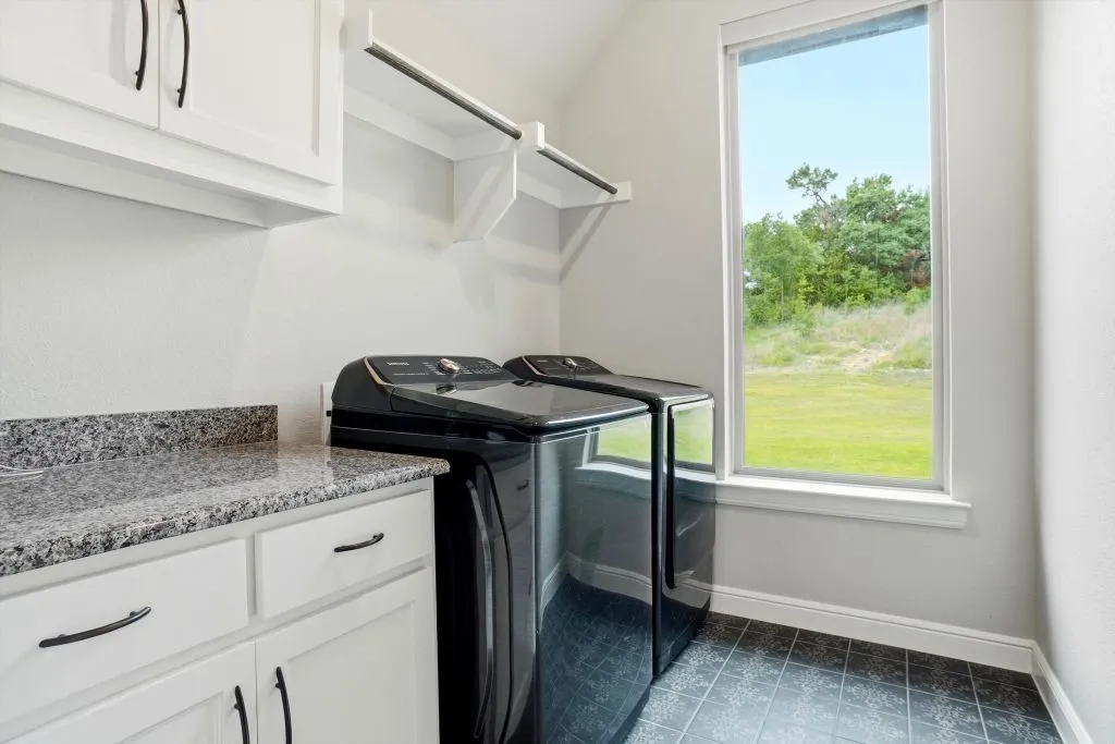 Single Family Residence For Sale in Parker County , 617 Bent Tree Lane, Weatherford, Texas 76085, 4 Bedroom, 2 Bathroom, 2 Garage spaces, 2,297 Sqft, built in 2021, mls#21294100, Real Estate Agent in Weatherford, Homes For Sale in Parker county, Homes For Sale in Weatherford, Realtor in Weatherford Texas, Real Estate Brokerage Independent Realty Texas, Luminita Cordes Realtor