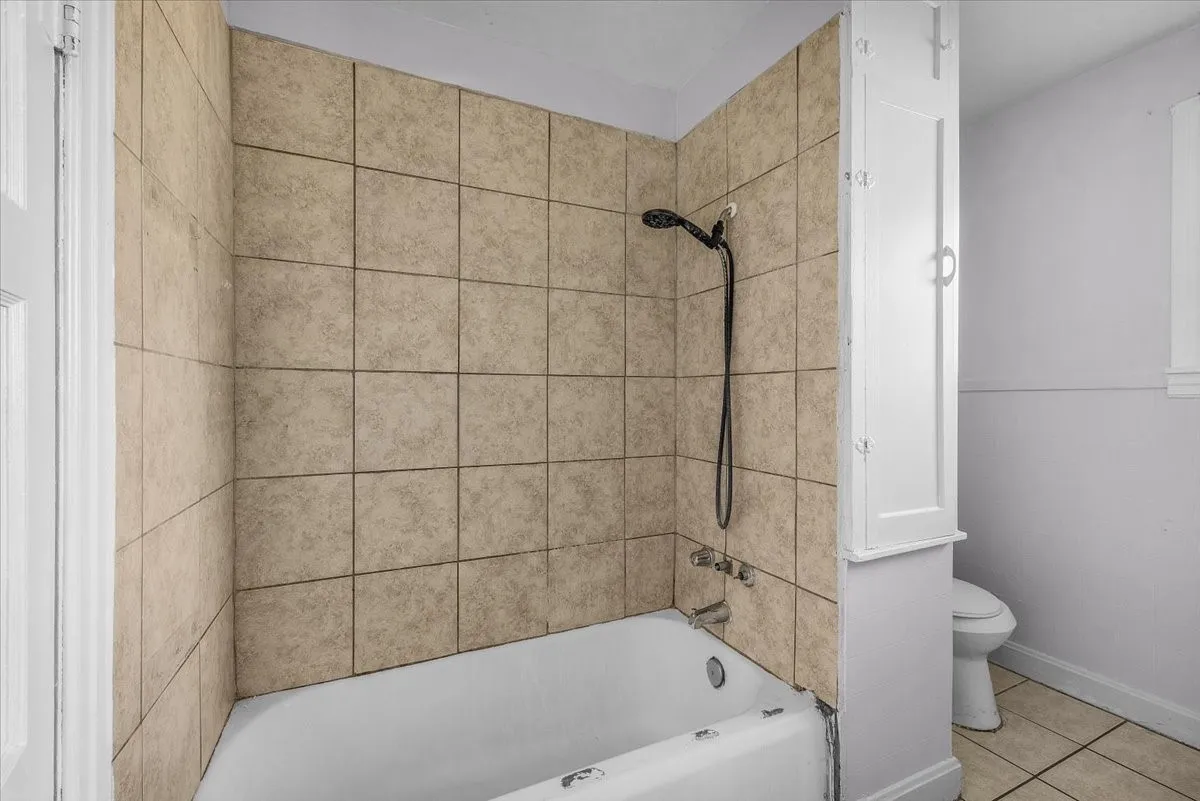 Single Family Residence For Sale in Tarrant County , 2532 Chicago Avenue, Fort Worth, Texas 76103, 1 Bedroom, 1 Bathroom, Garage spaces, 720 Sqft, built in 1945, Price $110,000, mls#21294106, Real Estate Agent in Fort Worth, Homes For Sale in Tarrant county, Homes For Sale in Fort Worth, Realtor in Fort Worth Texas, Real Estate Brokerage Independent Realty Texas, Luminita Cordes Realtor