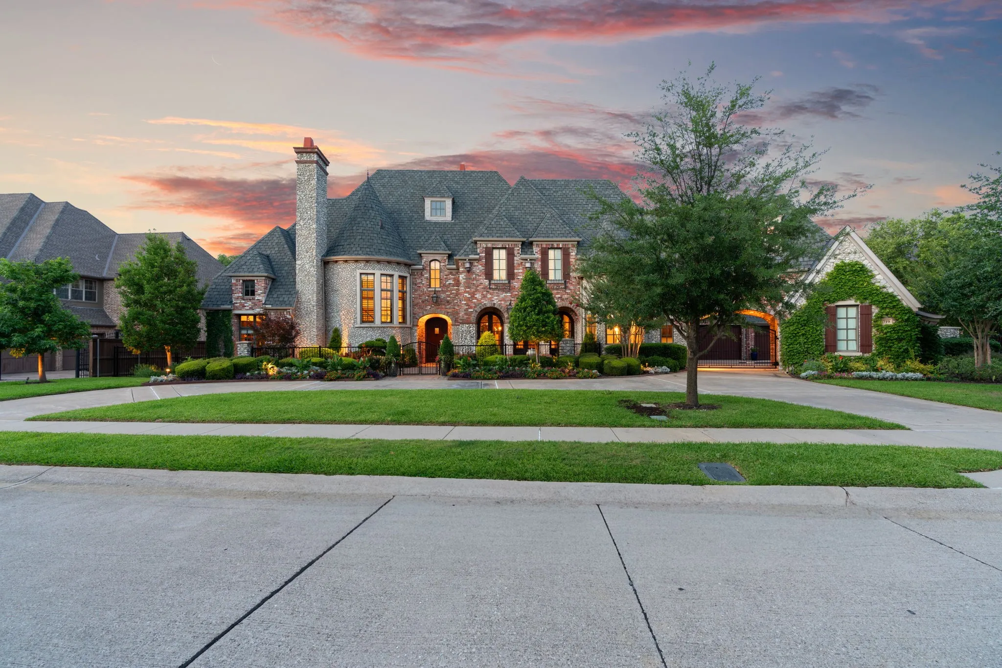 Single Family Residence For Sale in Tarrant County , 1719 Byron Nelson Parkway, Colleyville, Texas 76092, 5 Bedroom, 7 Bathroom, 4 Garage spaces, 7,279 Sqft, built in 2006, mls#21292694, Real Estate Agent in Colleyville, Homes For Sale in Tarrant county, Homes For Sale in Colleyville, Realtor in Colleyville Texas, Real Estate Brokerage Independent Realty Texas, Luminita Cordes Realtor