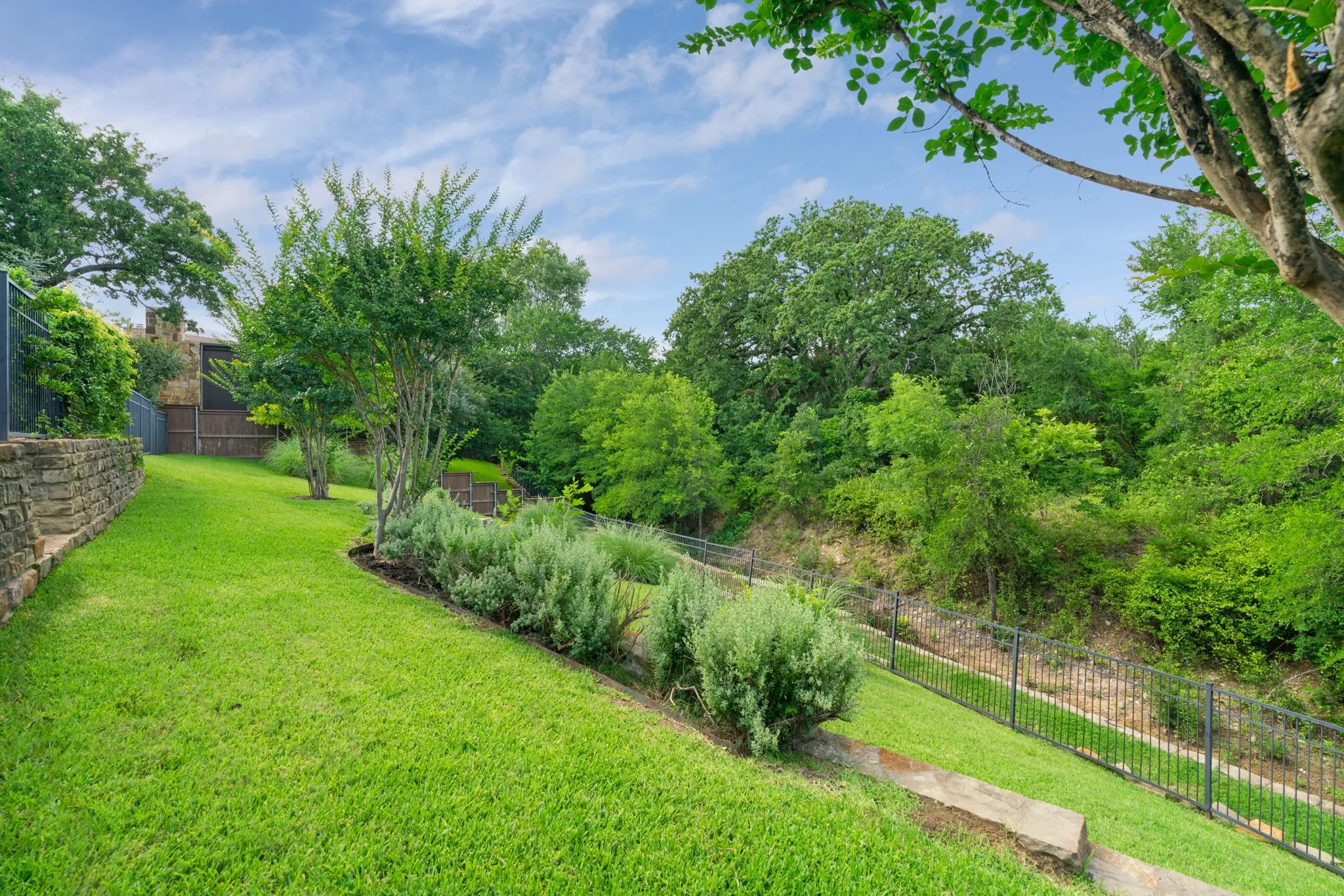 Single Family Residence For Sale in Tarrant County , 1719 Byron Nelson Parkway, Colleyville, Texas 76092, 5 Bedroom, 7 Bathroom, 4 Garage spaces, 7,279 Sqft, built in 2006, mls#21292694, Real Estate Agent in Colleyville, Homes For Sale in Tarrant county, Homes For Sale in Colleyville, Realtor in Colleyville Texas, Real Estate Brokerage Independent Realty Texas, Luminita Cordes Realtor