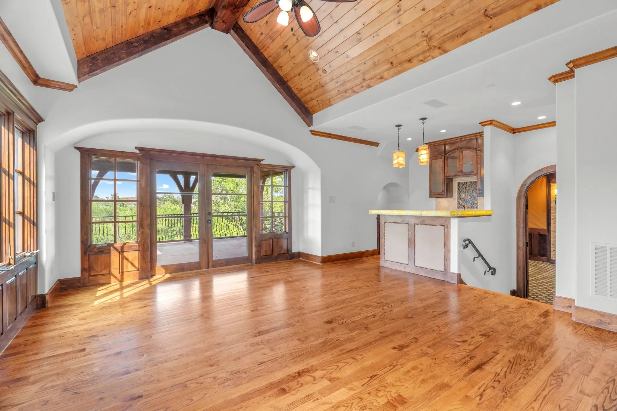 Single Family Residence For Sale in Tarrant County , 1719 Byron Nelson Parkway, Colleyville, Texas 76092, 5 Bedroom, 7 Bathroom, 4 Garage spaces, 7,279 Sqft, built in 2006, mls#21292694, Real Estate Agent in Colleyville, Homes For Sale in Tarrant county, Homes For Sale in Colleyville, Realtor in Colleyville Texas, Real Estate Brokerage Independent Realty Texas, Luminita Cordes Realtor