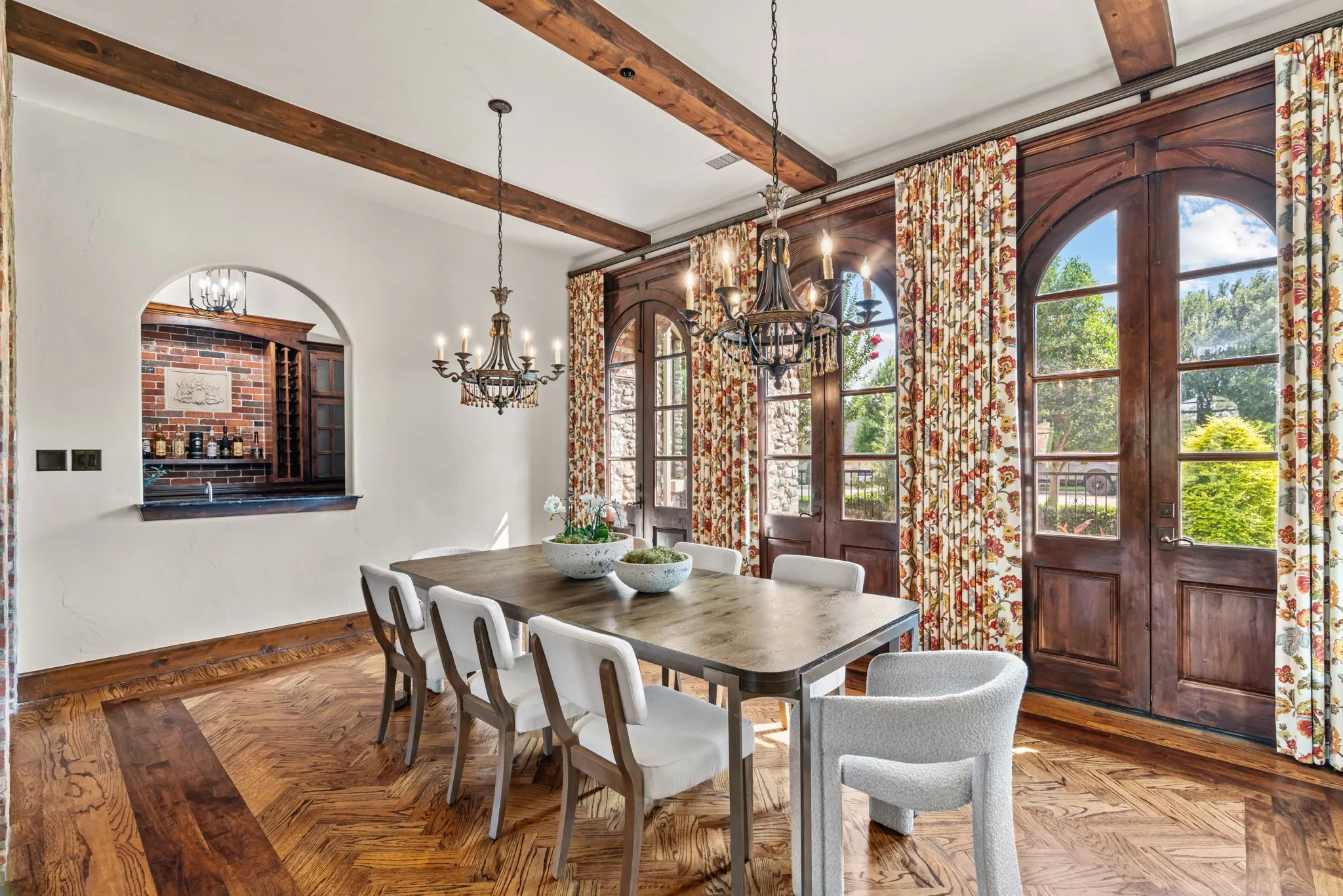 Single Family Residence For Sale in Tarrant County , 1719 Byron Nelson Parkway, Colleyville, Texas 76092, 5 Bedroom, 7 Bathroom, 4 Garage spaces, 7,279 Sqft, built in 2006, mls#21292694, Real Estate Agent in Colleyville, Homes For Sale in Tarrant county, Homes For Sale in Colleyville, Realtor in Colleyville Texas, Real Estate Brokerage Independent Realty Texas, Luminita Cordes Realtor