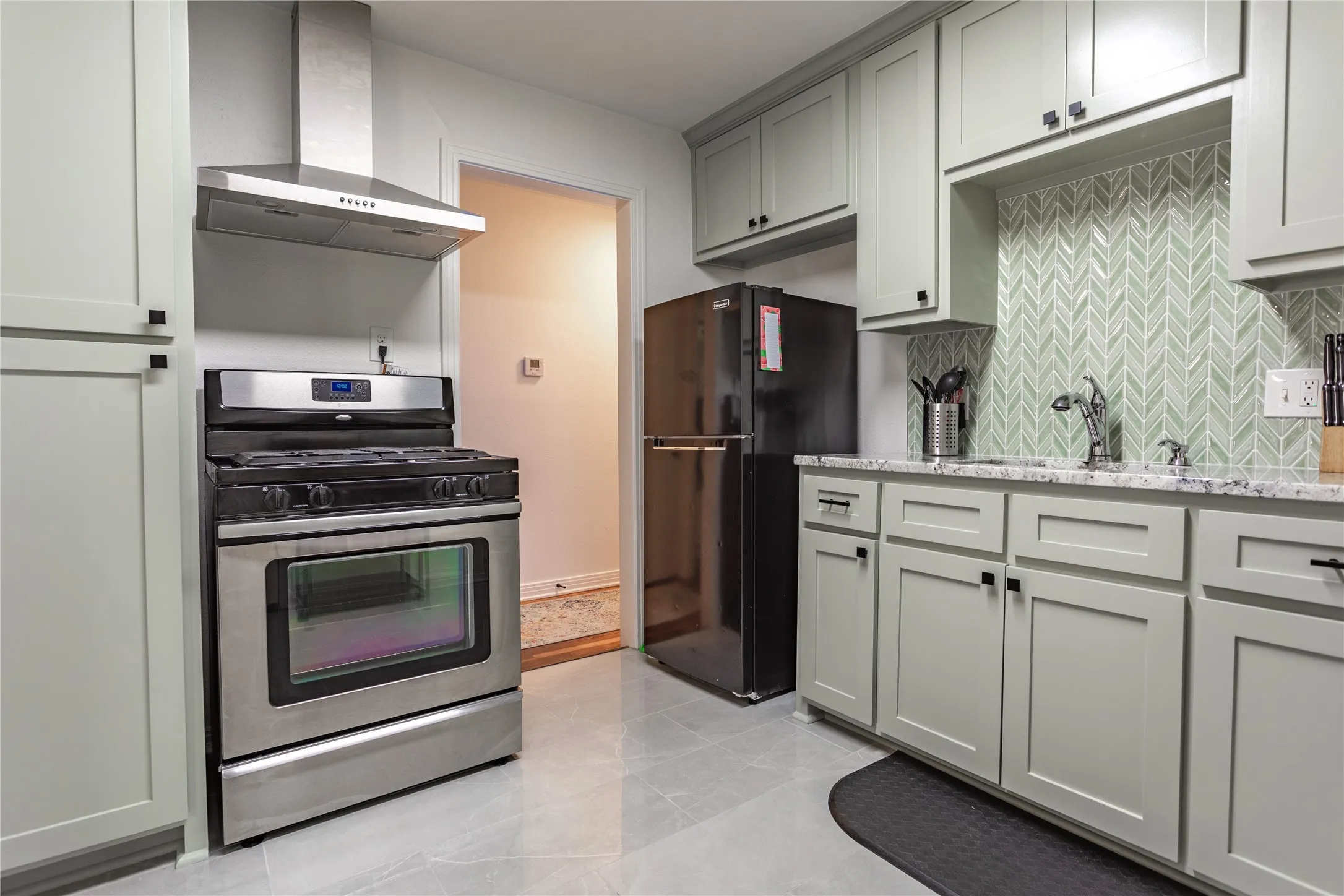 Single Family Residence For Sale in Mc Lennan County , 3801 James Avenue, Waco, Texas 76711, 3 Bedrooms, 1 Bathroom, 1 Garage spaces, 1,014 Sqft, built in 1954, Price $198,500, mls#21294097, Real Estate Agent in Waco, Homes For Sale in Mc Lennan county, Homes For Sale in Waco, Realtor in Waco Texas, Real Estate Brokerage Independent Realty Texas, Luminita Cordes Realtor