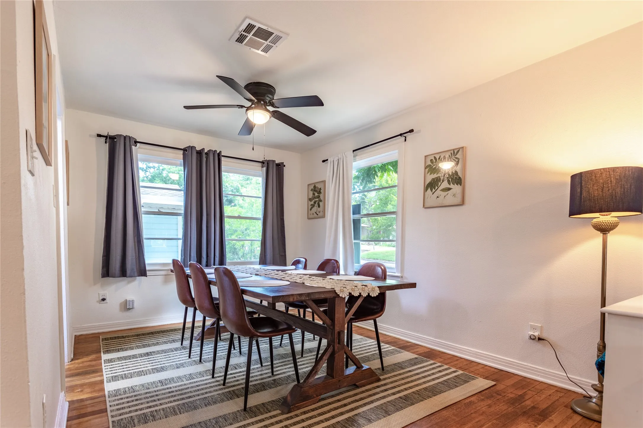 Single Family Residence For Sale in Mc Lennan County , 3801 James Avenue, Waco, Texas 76711, 3 Bedrooms, 1 Bathroom, 1 Garage spaces, 1,014 Sqft, built in 1954, Price $198,500, mls#21294097, Real Estate Agent in Waco, Homes For Sale in Mc Lennan county, Homes For Sale in Waco, Realtor in Waco Texas, Real Estate Brokerage Independent Realty Texas, Luminita Cordes Realtor