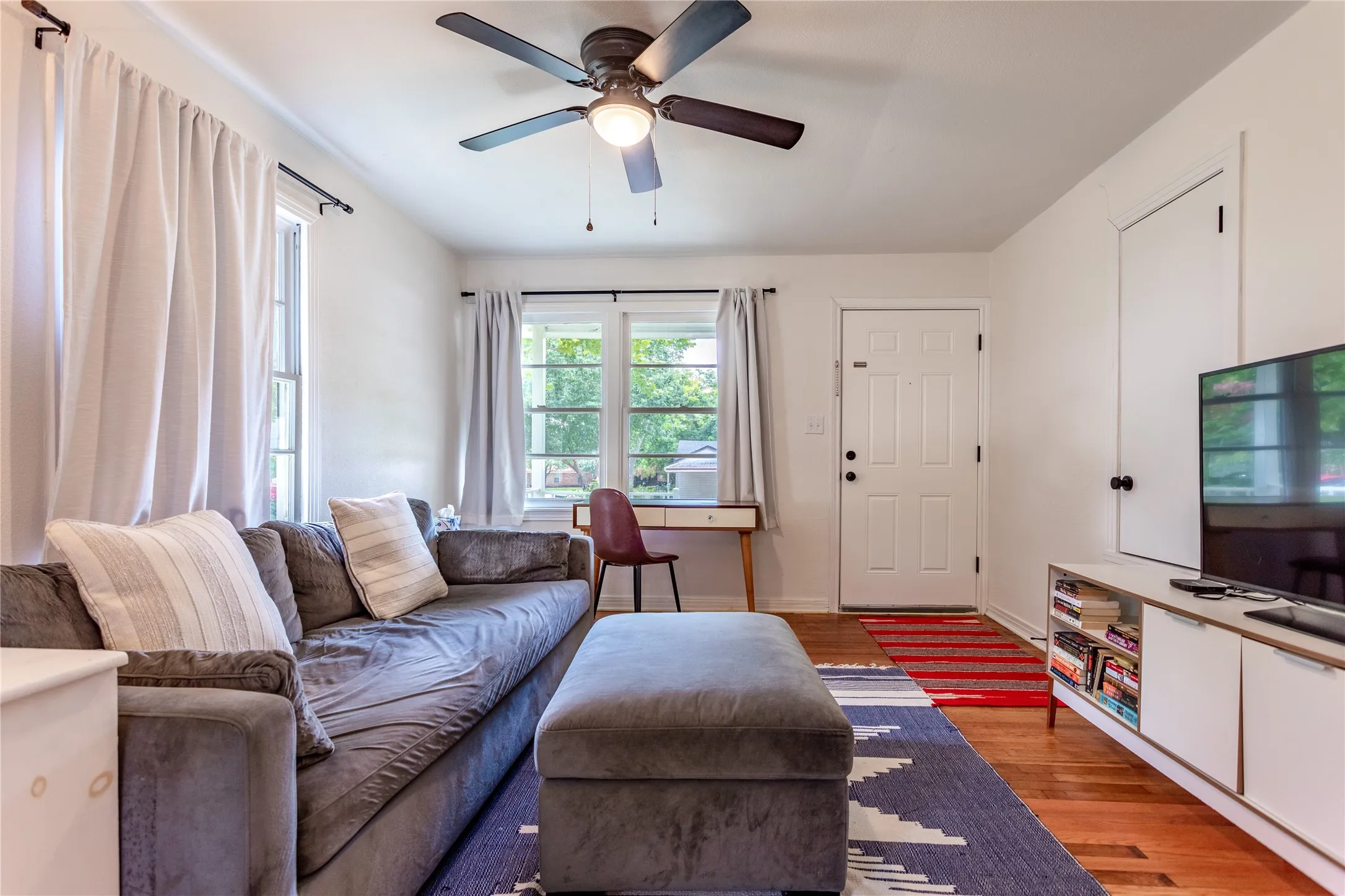 Single Family Residence For Sale in Mc Lennan County , 3801 James Avenue, Waco, Texas 76711, 3 Bedrooms, 1 Bathroom, 1 Garage spaces, 1,014 Sqft, built in 1954, Price $198,500, mls#21294097, Real Estate Agent in Waco, Homes For Sale in Mc Lennan county, Homes For Sale in Waco, Realtor in Waco Texas, Real Estate Brokerage Independent Realty Texas, Luminita Cordes Realtor