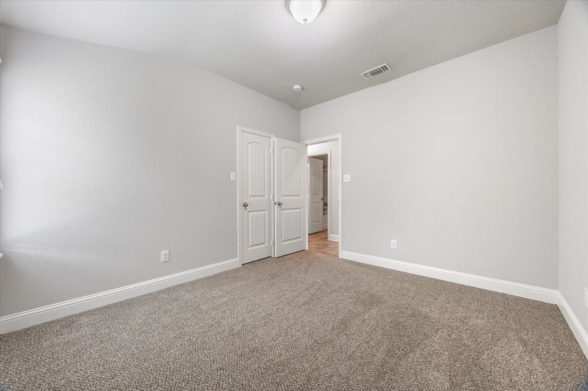 Single Family Residence For Sale in Rockwall County , 620 England Street, Fate, Texas 75189, 3 Bedroom, 3 Bathroom, 2 Garage spaces, 2,006 Sqft, built in 2016, mls#21294139, Real Estate Agent in Fate, Homes For Sale in Rockwall county, Homes For Sale in Fate, Realtor in Fate Texas, Real Estate Brokerage Independent Realty Texas, Luminita Cordes Realtor