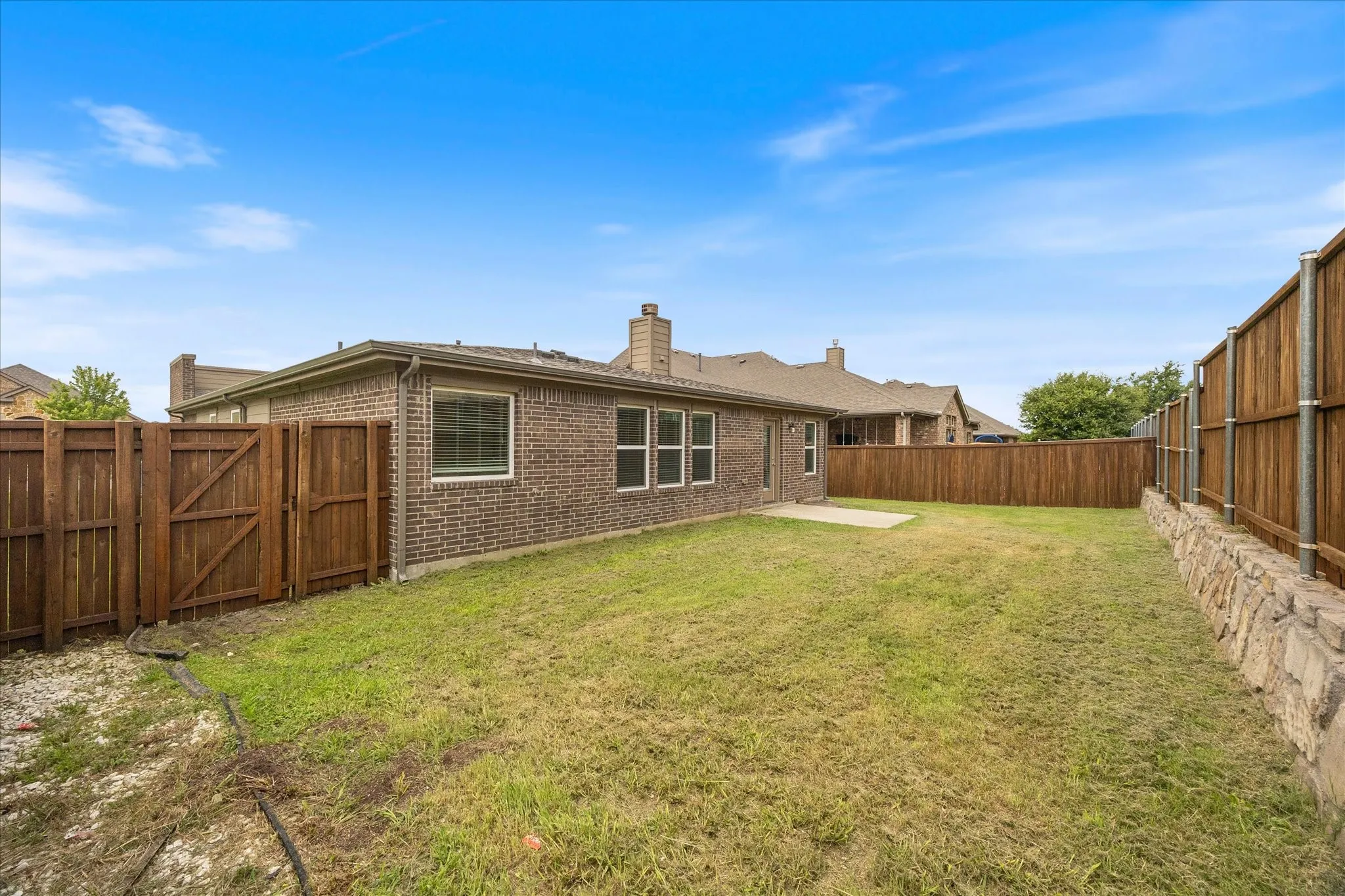 Single Family Residence For Sale in Rockwall County , 620 England Street, Fate, Texas 75189, 3 Bedroom, 3 Bathroom, 2 Garage spaces, 2,006 Sqft, built in 2016, mls#21294139, Real Estate Agent in Fate, Homes For Sale in Rockwall county, Homes For Sale in Fate, Realtor in Fate Texas, Real Estate Brokerage Independent Realty Texas, Luminita Cordes Realtor