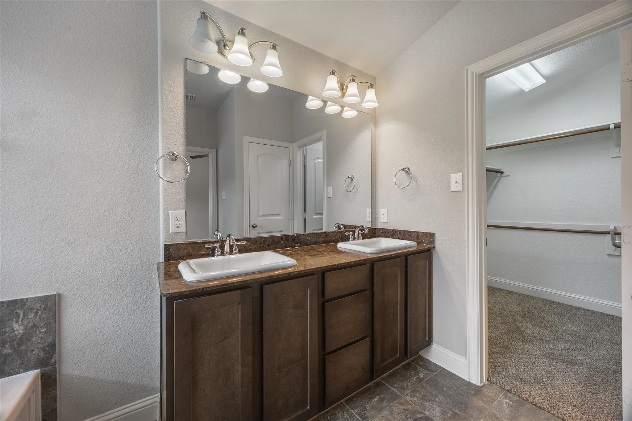Single Family Residence For Sale in Rockwall County , 620 England Street, Fate, Texas 75189, 3 Bedroom, 3 Bathroom, 2 Garage spaces, 2,006 Sqft, built in 2016, mls#21294139, Real Estate Agent in Fate, Homes For Sale in Rockwall county, Homes For Sale in Fate, Realtor in Fate Texas, Real Estate Brokerage Independent Realty Texas, Luminita Cordes Realtor