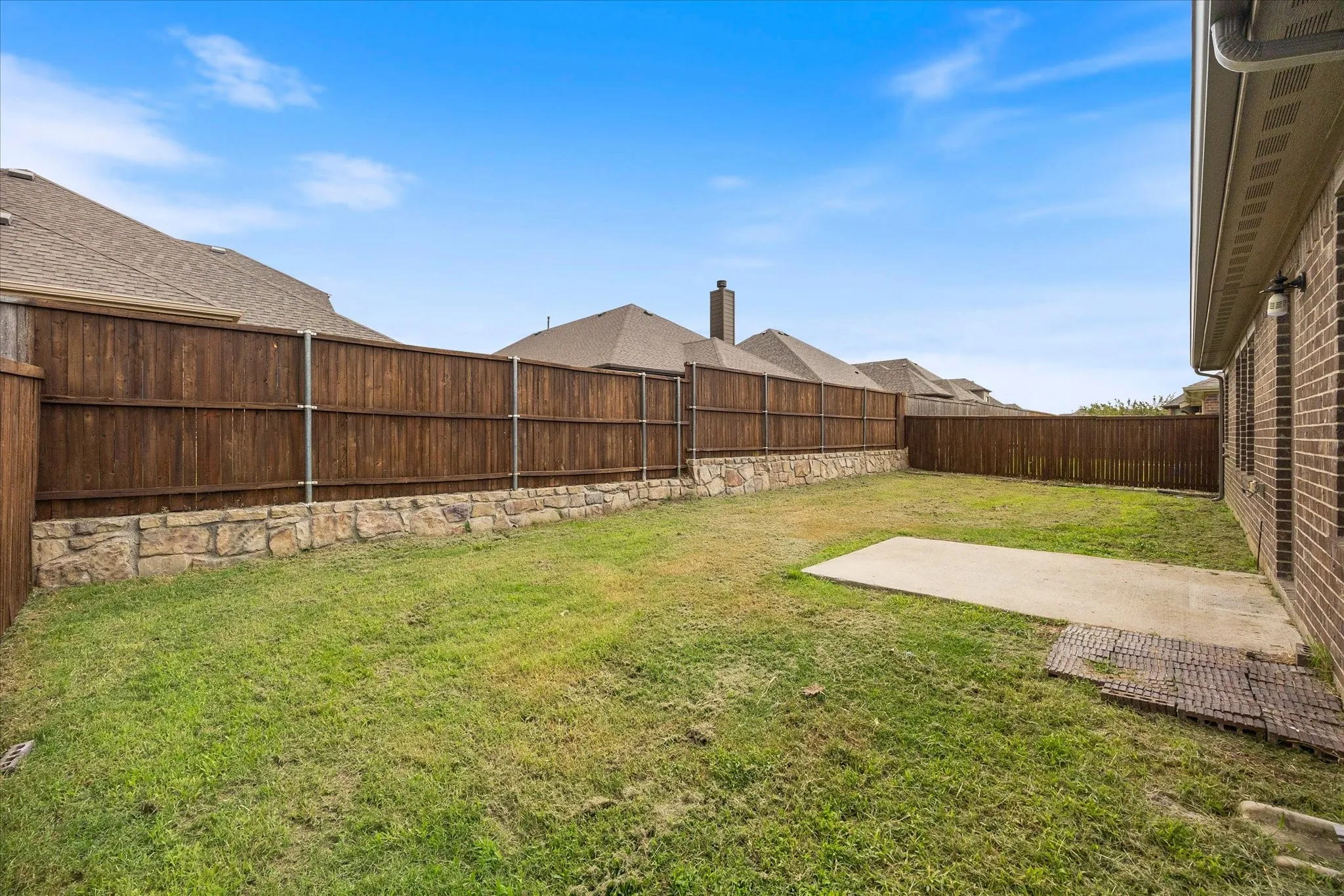 Single Family Residence For Sale in Rockwall County , 620 England Street, Fate, Texas 75189, 3 Bedroom, 3 Bathroom, 2 Garage spaces, 2,006 Sqft, built in 2016, mls#21294139, Real Estate Agent in Fate, Homes For Sale in Rockwall county, Homes For Sale in Fate, Realtor in Fate Texas, Real Estate Brokerage Independent Realty Texas, Luminita Cordes Realtor