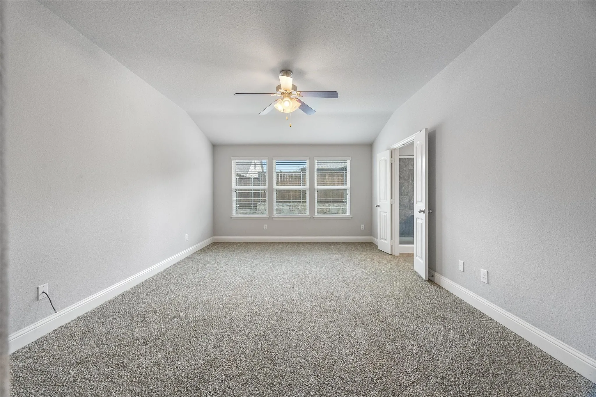 Single Family Residence For Sale in Rockwall County , 620 England Street, Fate, Texas 75189, 3 Bedroom, 3 Bathroom, 2 Garage spaces, 2,006 Sqft, built in 2016, mls#21294139, Real Estate Agent in Fate, Homes For Sale in Rockwall county, Homes For Sale in Fate, Realtor in Fate Texas, Real Estate Brokerage Independent Realty Texas, Luminita Cordes Realtor