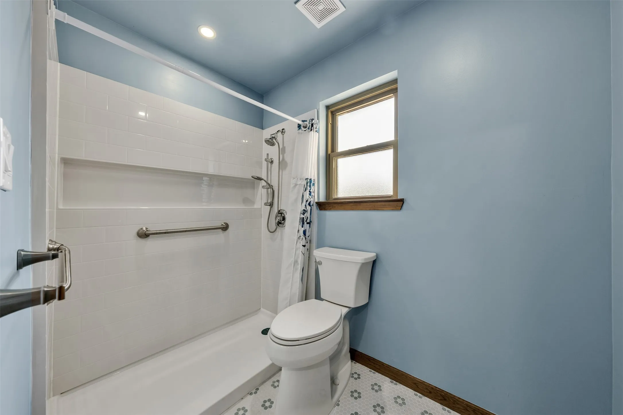 Single Family Residence For Sale in Tarrant County , 9432 Mountain Lake, Fort Worth, Texas 76179, 2 Bedroom, 2 Bathroom, 2 Garage spaces, 1,677 Sqft, built in 1978, mls#21274070, Real Estate Agent in Fort Worth, Homes For Sale in Tarrant county, Homes For Sale in Fort Worth, Realtor in Fort Worth Texas, Real Estate Brokerage Independent Realty Texas, Luminita Cordes Realtor