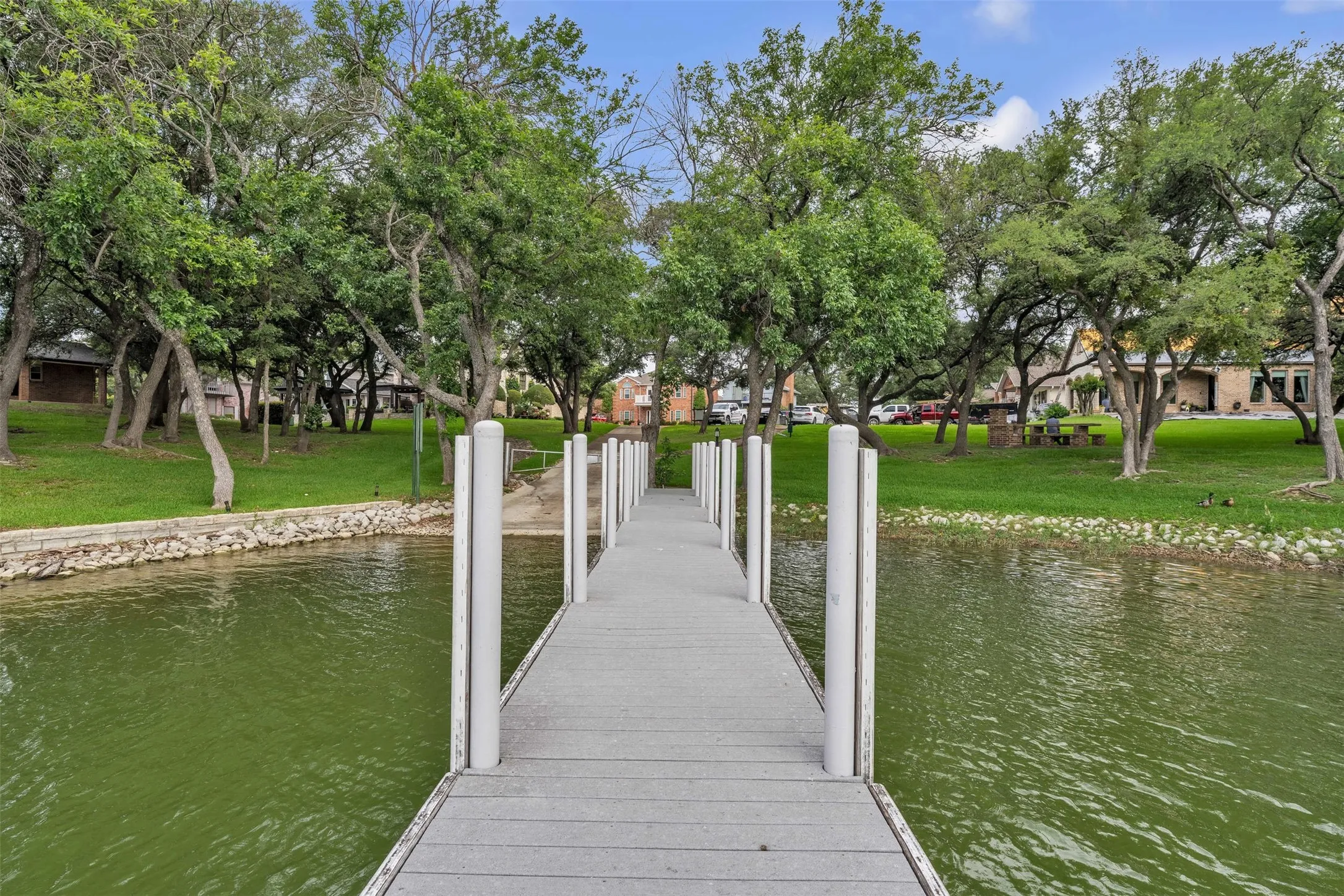 Single Family Residence For Sale in Tarrant County , 9432 Mountain Lake, Fort Worth, Texas 76179, 2 Bedroom, 2 Bathroom, 2 Garage spaces, 1,677 Sqft, built in 1978, mls#21274070, Real Estate Agent in Fort Worth, Homes For Sale in Tarrant county, Homes For Sale in Fort Worth, Realtor in Fort Worth Texas, Real Estate Brokerage Independent Realty Texas, Luminita Cordes Realtor