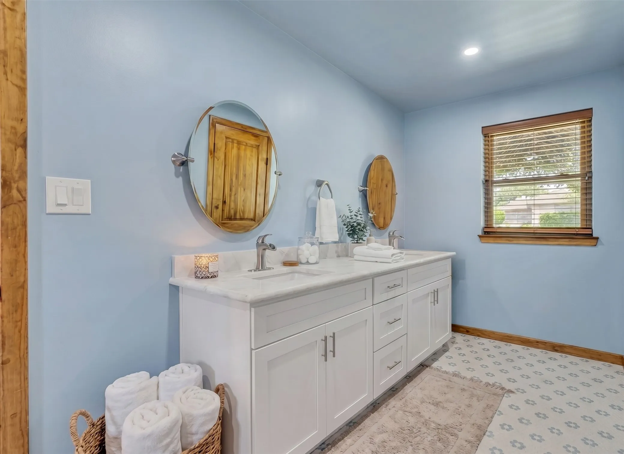 Double sinks, Separate Shower, Water Closet and two Walk in Closets
