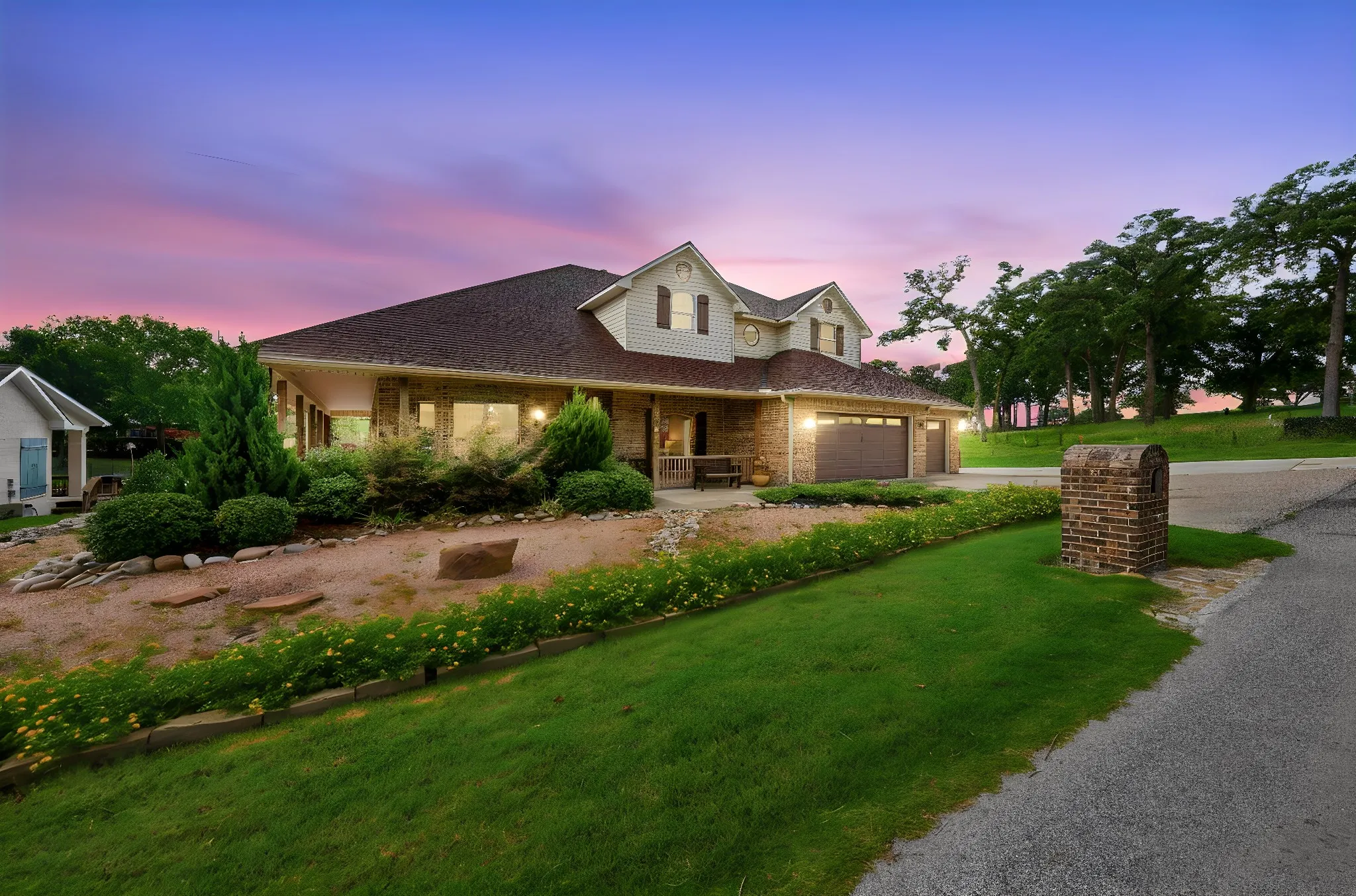 Single Family Residence For Sale in Kaufman County , 19022 Tennis Court Drive, Kemp, Texas 75143, 5 Bedroom, 4 Bathroom, 3 Garage spaces, 3,062 Sqft, built in 2005, mls#21291735, Real Estate Agent in Kemp, Homes For Sale in Kaufman county, Homes For Sale in Kemp, Realtor in Kemp Texas, Real Estate Brokerage Independent Realty Texas, Luminita Cordes Realtor