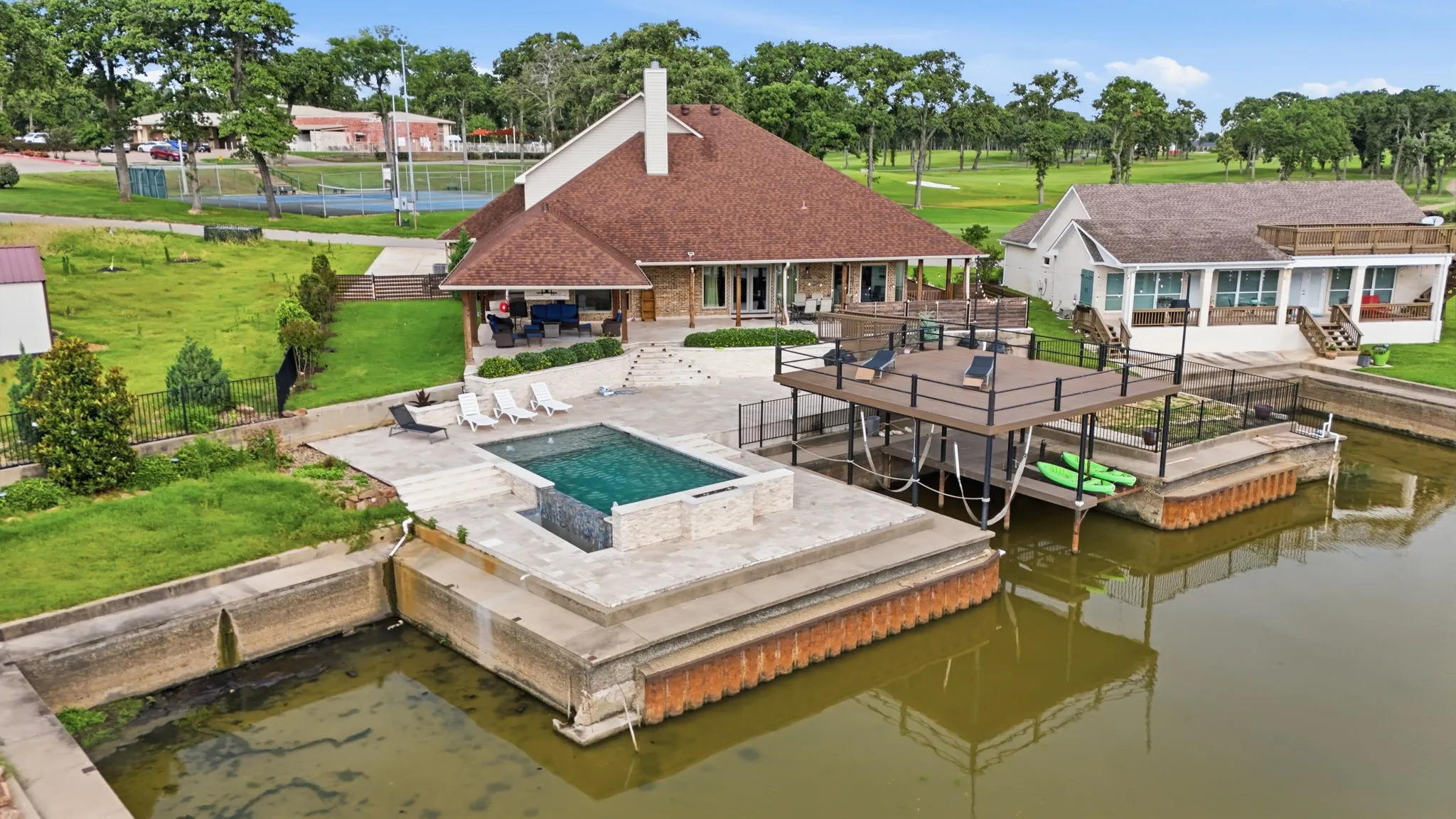 Single Family Residence For Sale in Kaufman County , 19022 Tennis Court Drive, Kemp, Texas 75143, 5 Bedroom, 4 Bathroom, 3 Garage spaces, 3,062 Sqft, built in 2005, mls#21291735, Real Estate Agent in Kemp, Homes For Sale in Kaufman county, Homes For Sale in Kemp, Realtor in Kemp Texas, Real Estate Brokerage Independent Realty Texas, Luminita Cordes Realtor