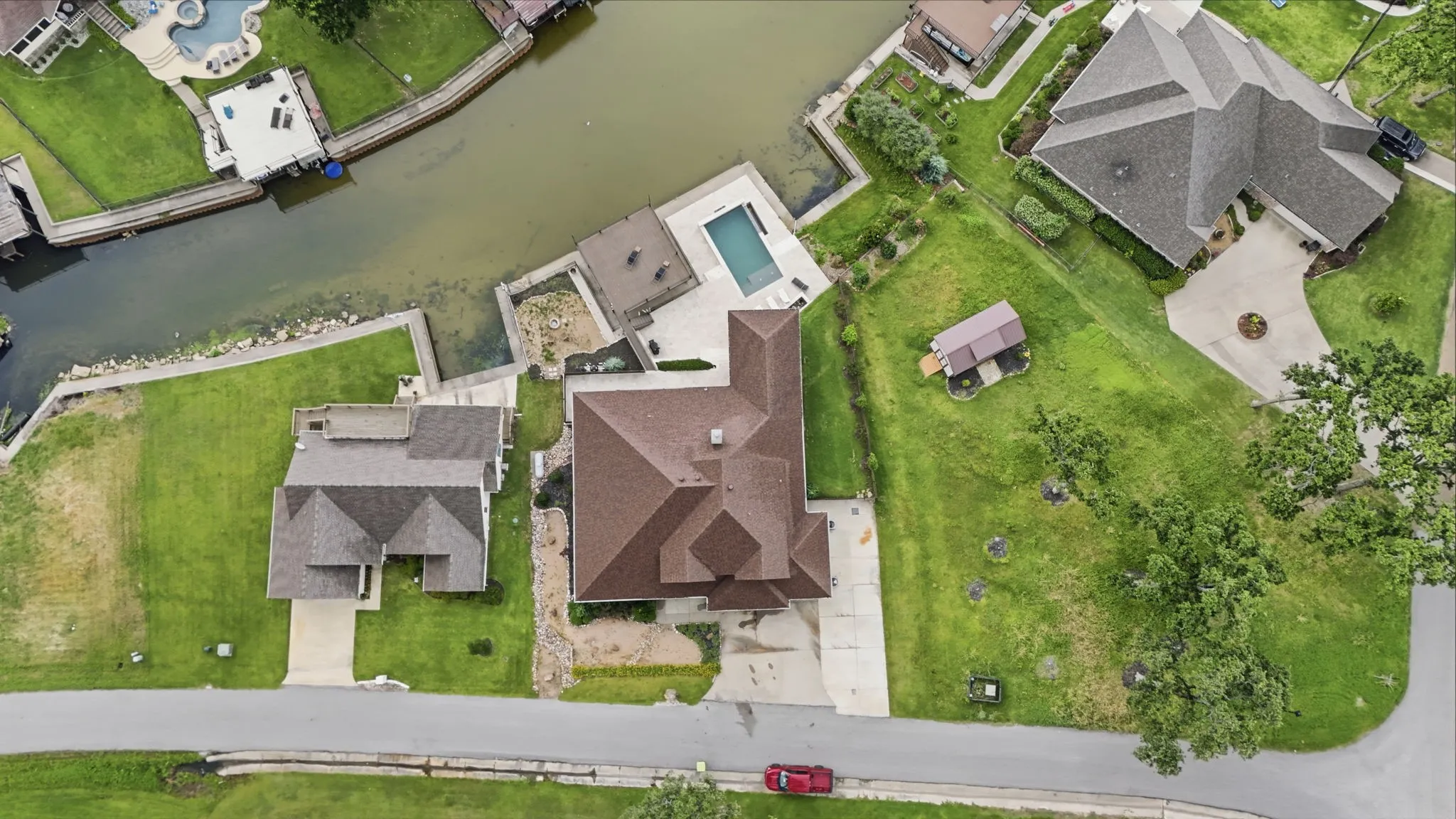 Single Family Residence For Sale in Kaufman County , 19022 Tennis Court Drive, Kemp, Texas 75143, 5 Bedroom, 4 Bathroom, 3 Garage spaces, 3,062 Sqft, built in 2005, mls#21291735, Real Estate Agent in Kemp, Homes For Sale in Kaufman county, Homes For Sale in Kemp, Realtor in Kemp Texas, Real Estate Brokerage Independent Realty Texas, Luminita Cordes Realtor
