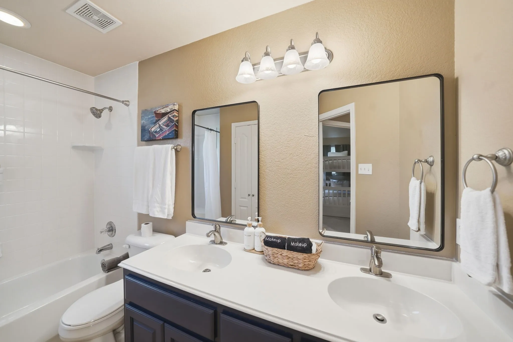 Single Family Residence For Sale in Kaufman County , 19022 Tennis Court Drive, Kemp, Texas 75143, 5 Bedroom, 4 Bathroom, 3 Garage spaces, 3,062 Sqft, built in 2005, mls#21291735, Real Estate Agent in Kemp, Homes For Sale in Kaufman county, Homes For Sale in Kemp, Realtor in Kemp Texas, Real Estate Brokerage Independent Realty Texas, Luminita Cordes Realtor