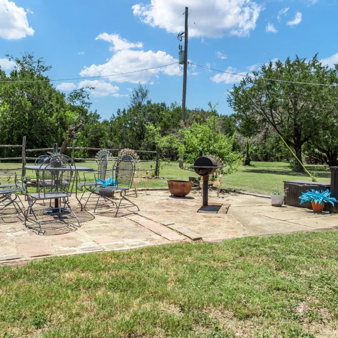 Single Family Residence For Sale in Mc Lennan County , 785 Tweedy Road, Valley Mills, Texas 76689, 5 Bedroom, 3 Bathroom, Garage spaces, 2,818 Sqft, built in 1998, mls#21294159, Real Estate Agent in Valley Mills, Homes For Sale in Mc Lennan county, Homes For Sale in Valley Mills, Realtor in Valley Mills Texas, Real Estate Brokerage Independent Realty Texas, Luminita Cordes Realtor