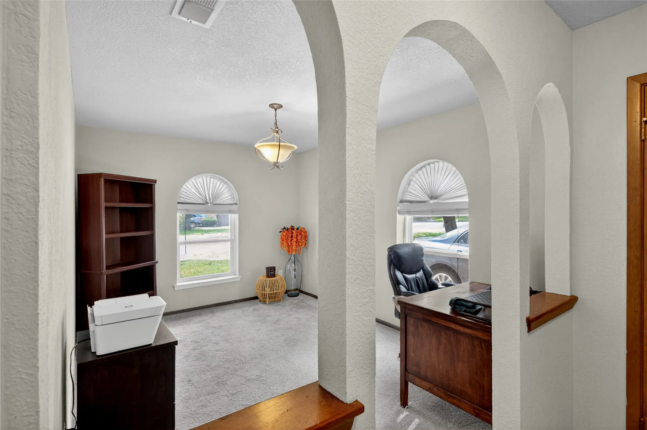 Single Family Residence For Sale in Tarrant County , 5310 Westminster Court S, Fort Worth, Texas 76133, 3 Bedroom, 2 Bathroom, 2 Garage spaces, 1,788 Sqft, built in 1969, mls#21282277, Real Estate Agent in Fort Worth, Homes For Sale in Tarrant county, Homes For Sale in Fort Worth, Realtor in Fort Worth Texas, Real Estate Brokerage Independent Realty Texas, Luminita Cordes Realtor