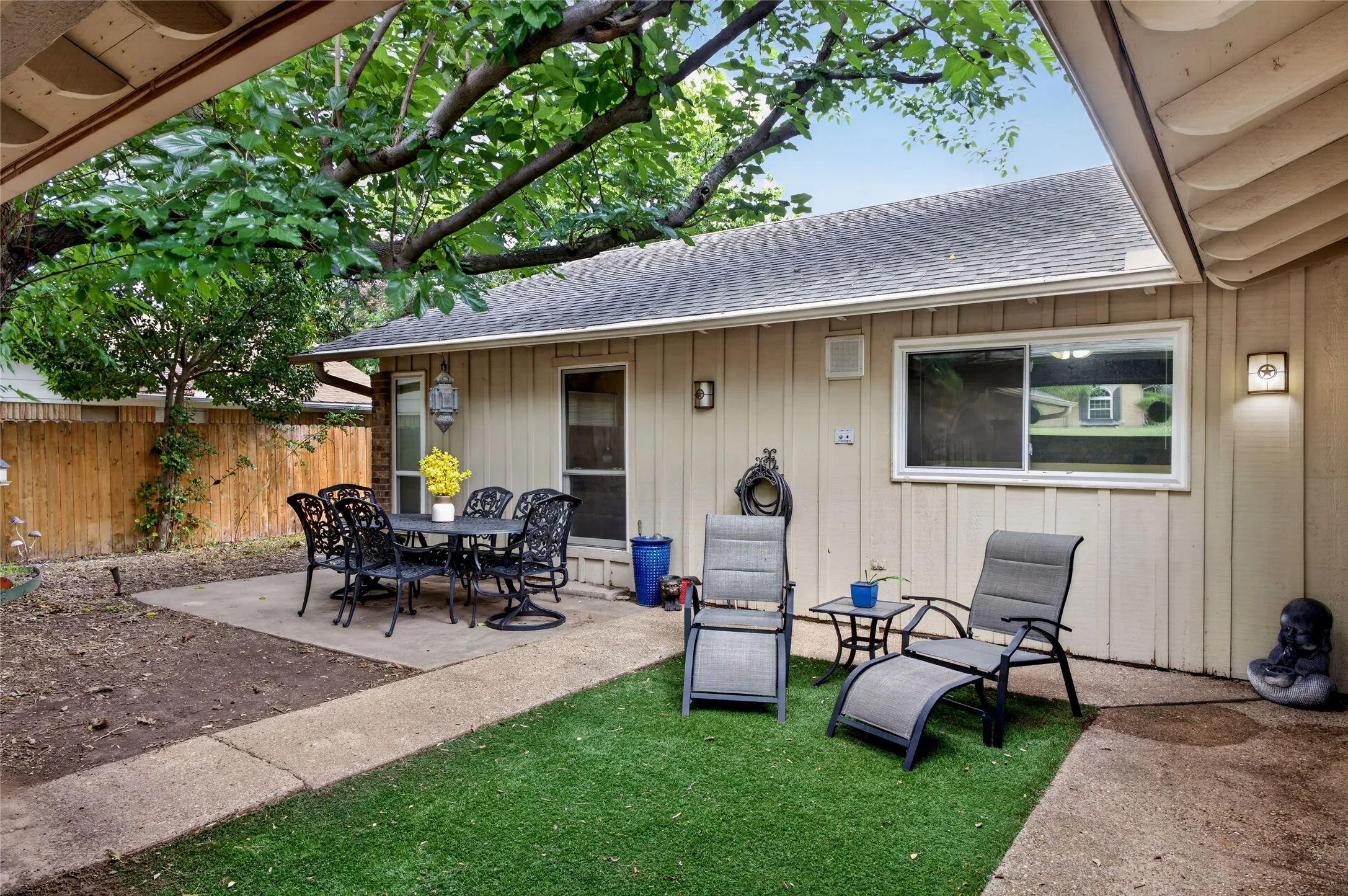 Single Family Residence For Sale in Tarrant County , 5310 Westminster Court S, Fort Worth, Texas 76133, 3 Bedroom, 2 Bathroom, 2 Garage spaces, 1,788 Sqft, built in 1969, mls#21282277, Real Estate Agent in Fort Worth, Homes For Sale in Tarrant county, Homes For Sale in Fort Worth, Realtor in Fort Worth Texas, Real Estate Brokerage Independent Realty Texas, Luminita Cordes Realtor