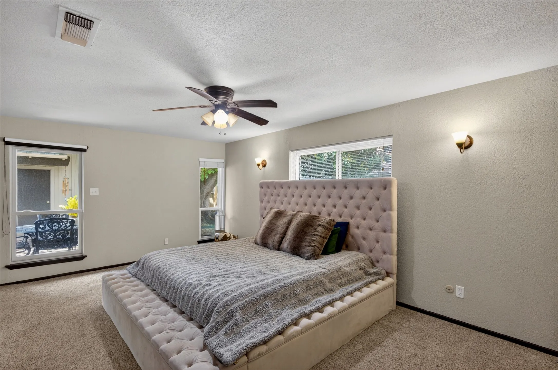 Single Family Residence For Sale in Tarrant County , 5310 Westminster Court S, Fort Worth, Texas 76133, 3 Bedroom, 2 Bathroom, 2 Garage spaces, 1,788 Sqft, built in 1969, mls#21282277, Real Estate Agent in Fort Worth, Homes For Sale in Tarrant county, Homes For Sale in Fort Worth, Realtor in Fort Worth Texas, Real Estate Brokerage Independent Realty Texas, Luminita Cordes Realtor