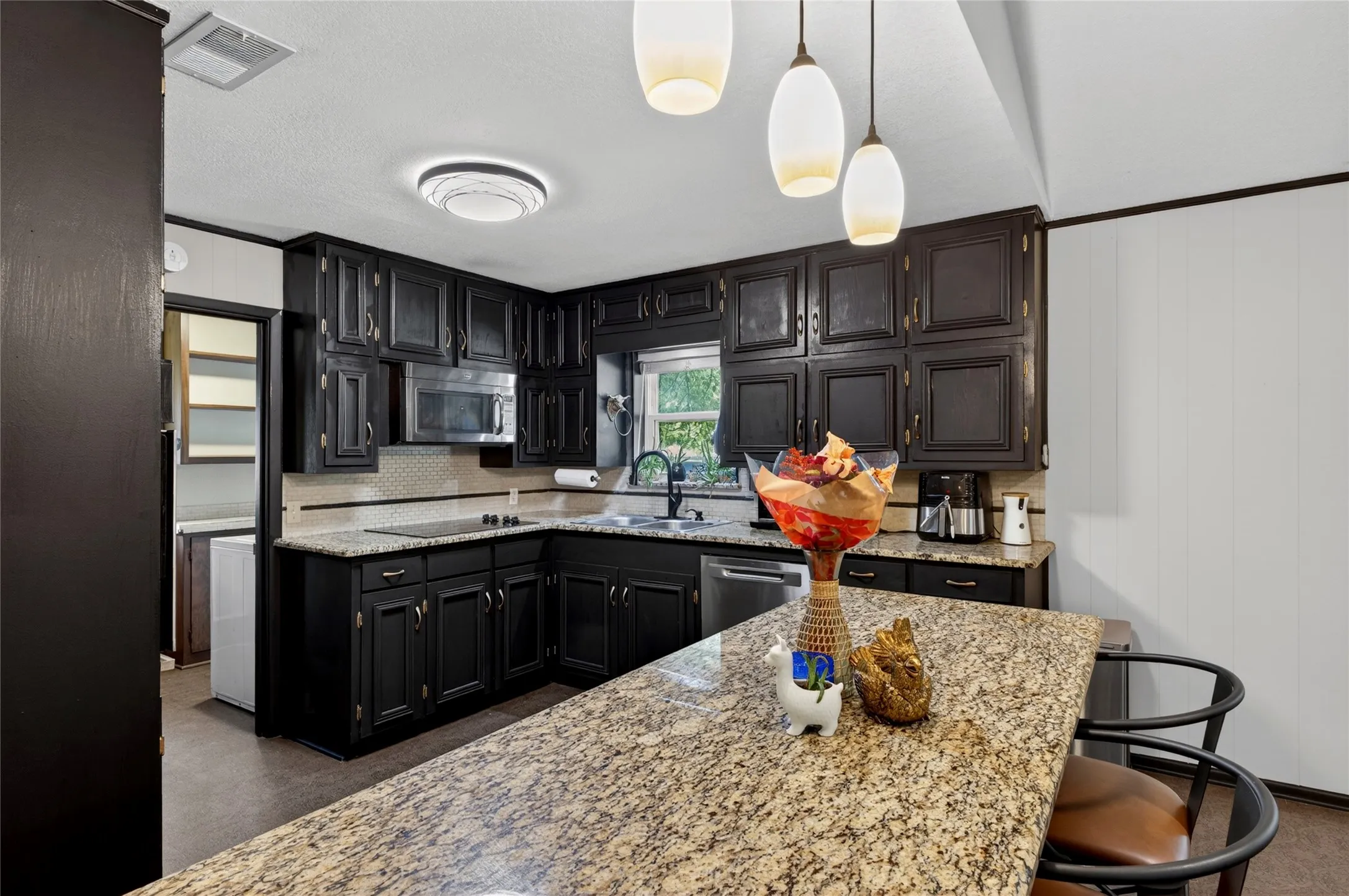 Single Family Residence For Sale in Tarrant County , 5310 Westminster Court S, Fort Worth, Texas 76133, 3 Bedroom, 2 Bathroom, 2 Garage spaces, 1,788 Sqft, built in 1969, mls#21282277, Real Estate Agent in Fort Worth, Homes For Sale in Tarrant county, Homes For Sale in Fort Worth, Realtor in Fort Worth Texas, Real Estate Brokerage Independent Realty Texas, Luminita Cordes Realtor