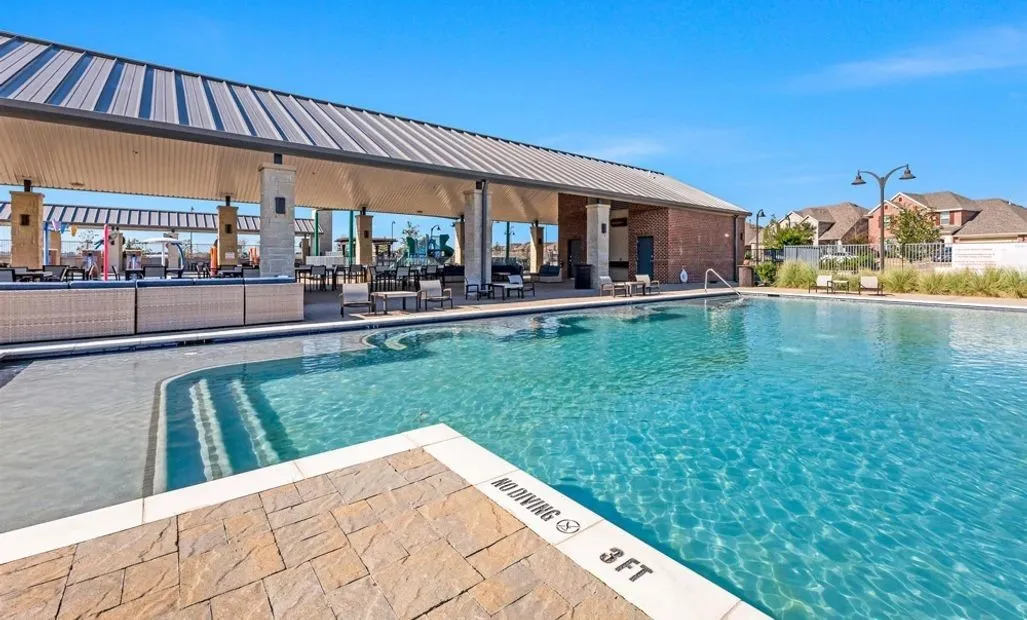 Gateway Parks Pool