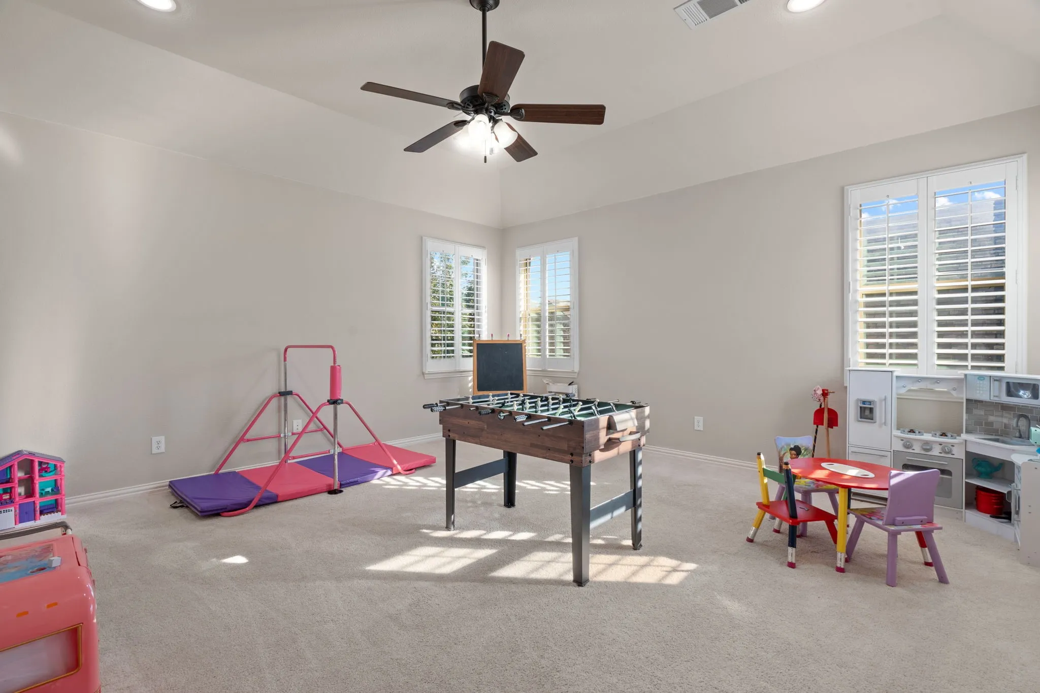 Single Family Residence For Sale in Denton County , 8221 Bayberry Avenue, Lantana, Texas 76226, 4 Bedroom, 3 Bathroom, 2 Garage spaces, 2,885 Sqft, built in 2012, mls#21277450, Real Estate Agent in Lantana, Homes For Sale in Denton county, Homes For Sale in Lantana, Realtor in Lantana Texas, Real Estate Brokerage Independent Realty Texas, Luminita Cordes Realtor