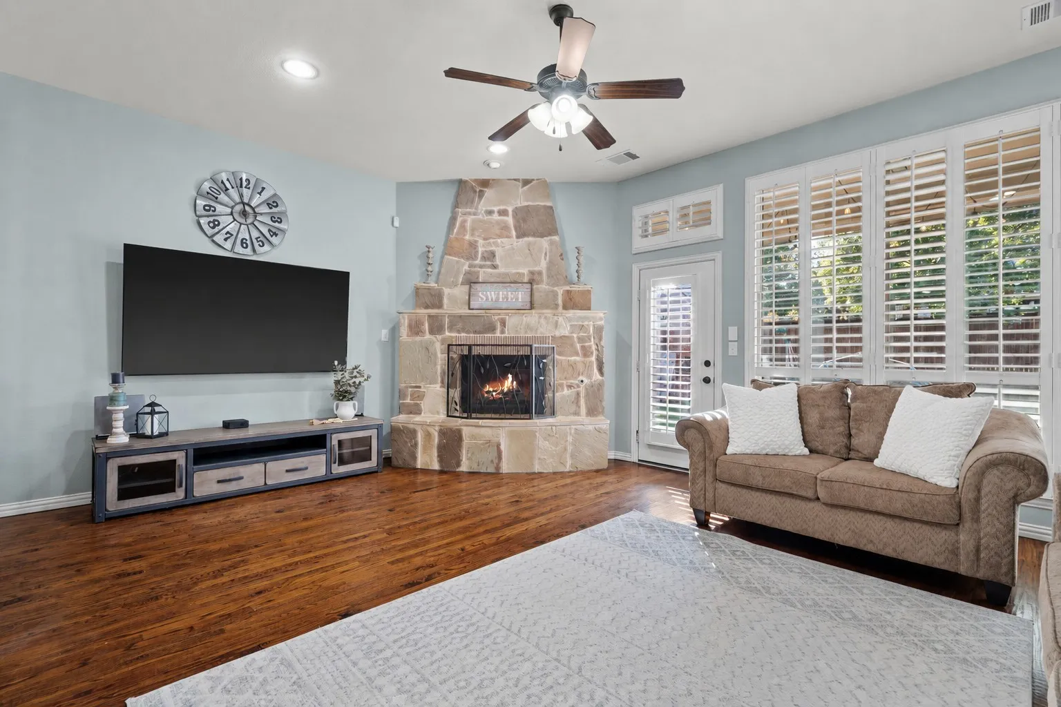 Single Family Residence For Sale in Denton County , 8221 Bayberry Avenue, Lantana, Texas 76226, 4 Bedroom, 3 Bathroom, 2 Garage spaces, 2,885 Sqft, built in 2012, mls#21277450, Real Estate Agent in Lantana, Homes For Sale in Denton county, Homes For Sale in Lantana, Realtor in Lantana Texas, Real Estate Brokerage Independent Realty Texas, Luminita Cordes Realtor