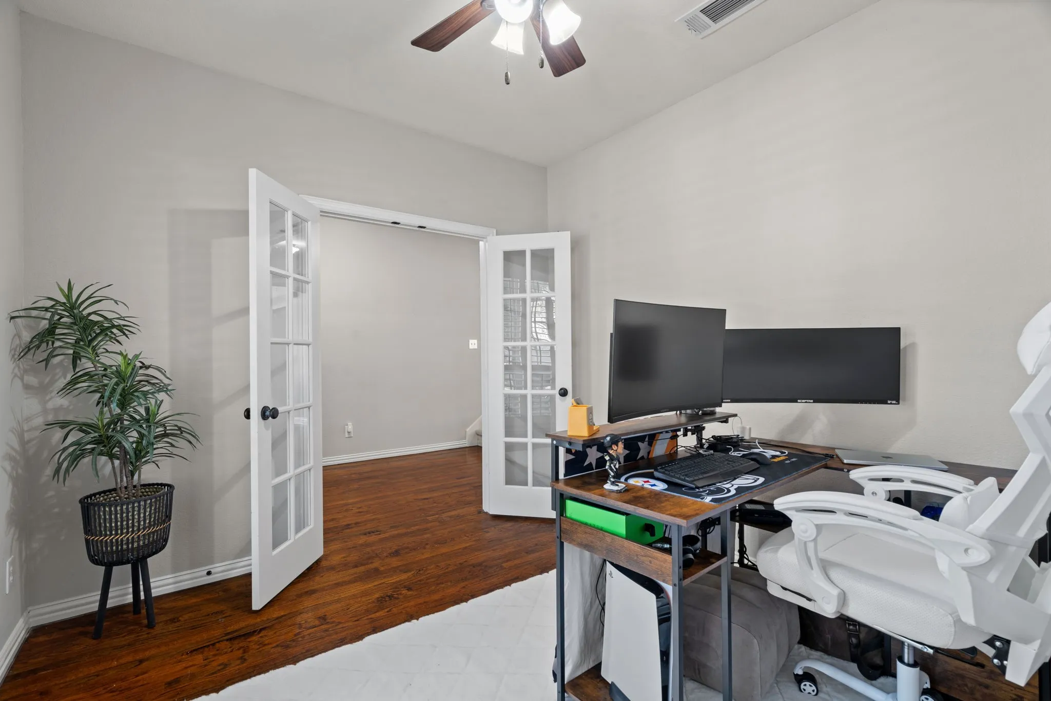 Single Family Residence For Sale in Denton County , 8221 Bayberry Avenue, Lantana, Texas 76226, 4 Bedroom, 3 Bathroom, 2 Garage spaces, 2,885 Sqft, built in 2012, mls#21277450, Real Estate Agent in Lantana, Homes For Sale in Denton county, Homes For Sale in Lantana, Realtor in Lantana Texas, Real Estate Brokerage Independent Realty Texas, Luminita Cordes Realtor