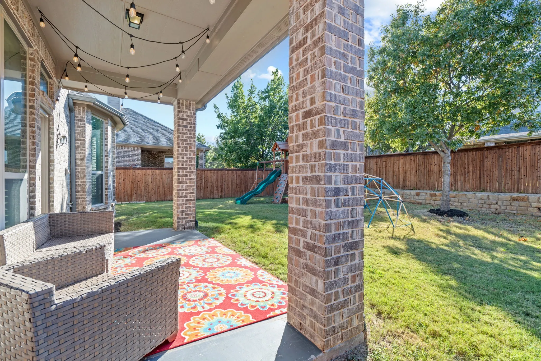 Covered patio off of living room