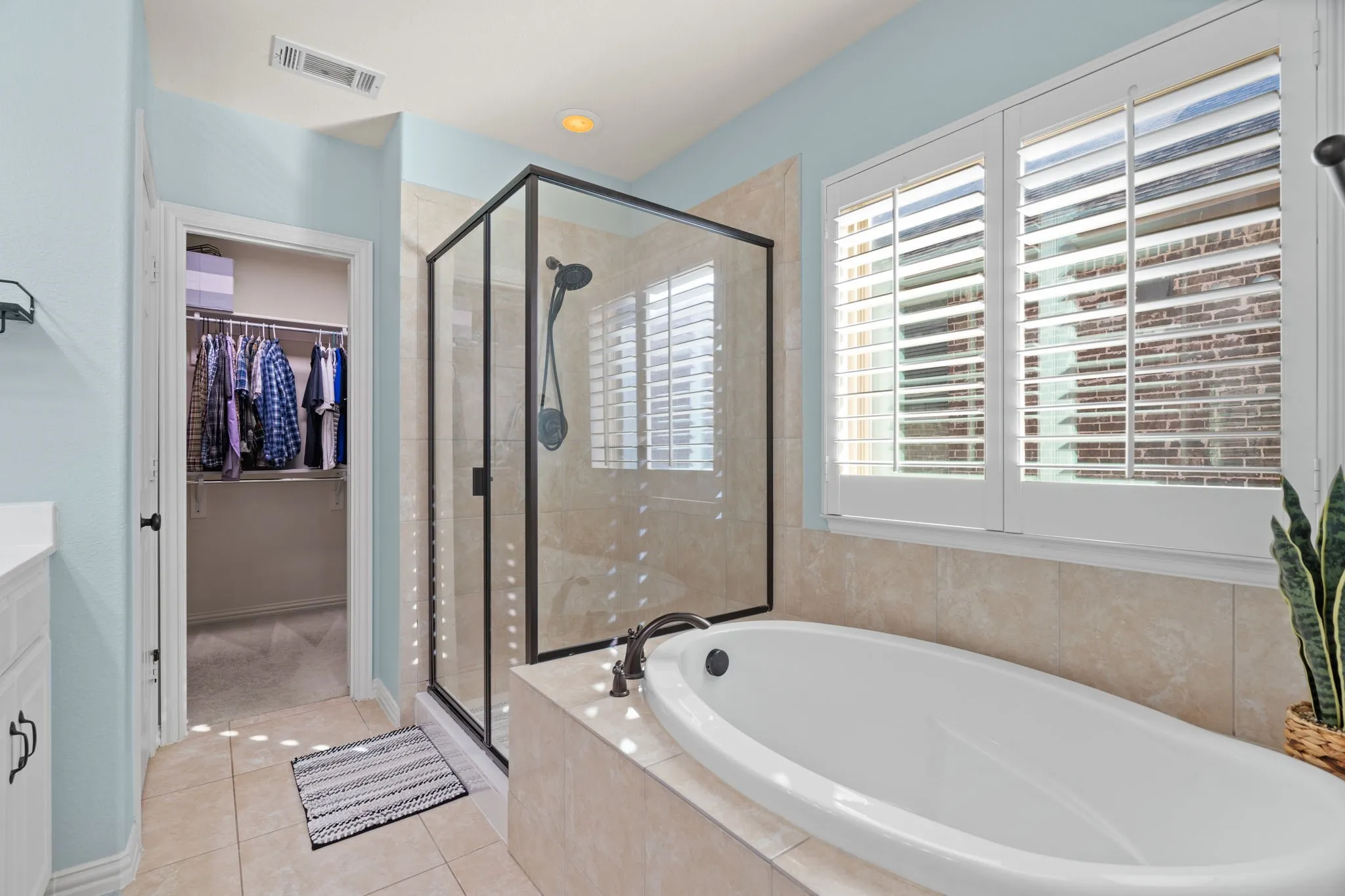 Single Family Residence For Sale in Denton County , 8221 Bayberry Avenue, Lantana, Texas 76226, 4 Bedroom, 3 Bathroom, 2 Garage spaces, 2,885 Sqft, built in 2012, mls#21277450, Real Estate Agent in Lantana, Homes For Sale in Denton county, Homes For Sale in Lantana, Realtor in Lantana Texas, Real Estate Brokerage Independent Realty Texas, Luminita Cordes Realtor