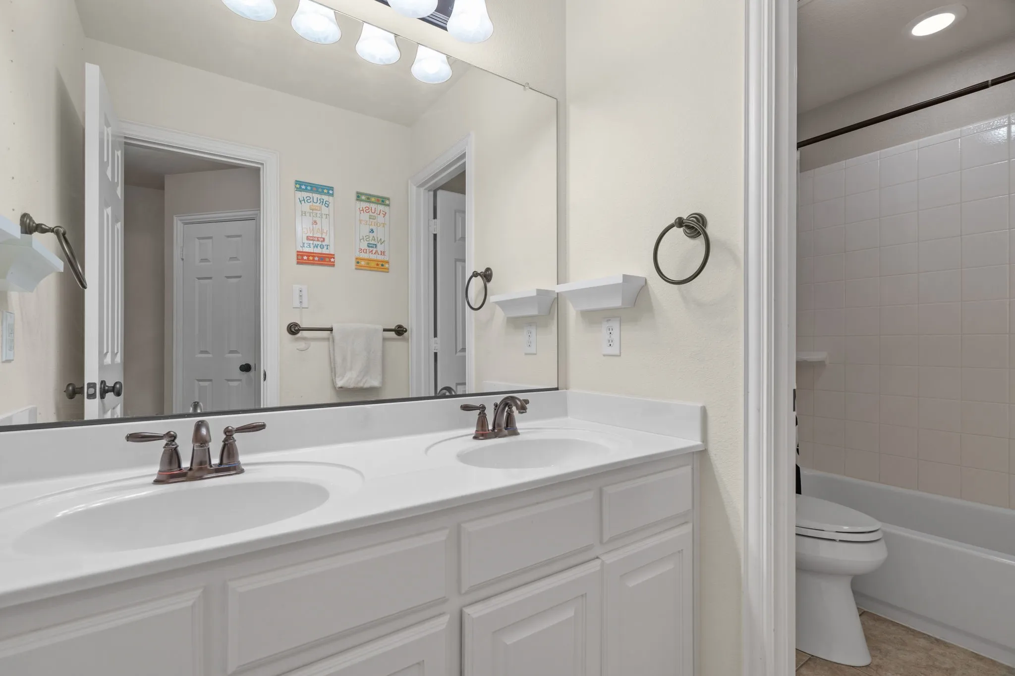 Single Family Residence For Sale in Denton County , 8221 Bayberry Avenue, Lantana, Texas 76226, 4 Bedroom, 3 Bathroom, 2 Garage spaces, 2,885 Sqft, built in 2012, mls#21277450, Real Estate Agent in Lantana, Homes For Sale in Denton county, Homes For Sale in Lantana, Realtor in Lantana Texas, Real Estate Brokerage Independent Realty Texas, Luminita Cordes Realtor