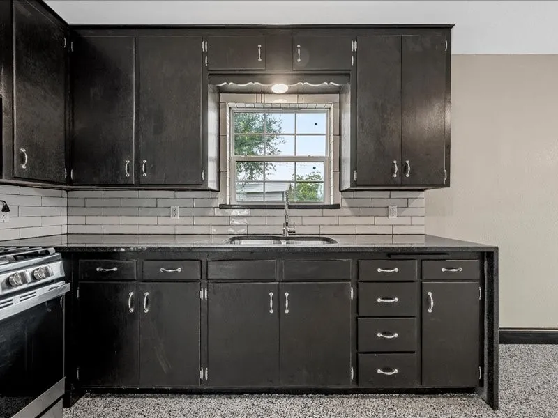 Single Family Residence For Sale in Mc Lennan County , 3336 Kendall Lane, Waco, Texas 76705, 3 Bedroom, 1 Bathroom, Garage spaces, 1,200 Sqft, built in 1966, Price $179,990, mls#21294147, Real Estate Agent in Waco, Homes For Sale in Mc Lennan county, Homes For Sale in Waco, Realtor in Waco Texas, Real Estate Brokerage Independent Realty Texas, Luminita Cordes Realtor