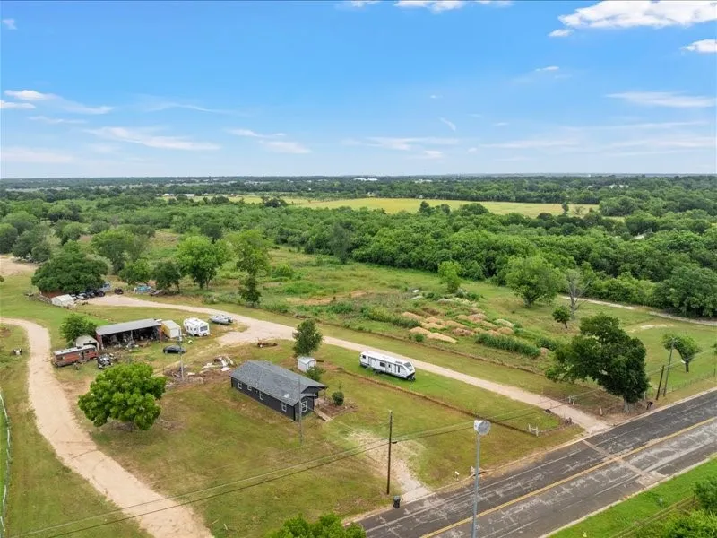 Single Family Residence For Sale in Mc Lennan County , 3336 Kendall Lane, Waco, Texas 76705, 3 Bedroom, 1 Bathroom, Garage spaces, 1,200 Sqft, built in 1966, Price $179,990, mls#21294147, Real Estate Agent in Waco, Homes For Sale in Mc Lennan county, Homes For Sale in Waco, Realtor in Waco Texas, Real Estate Brokerage Independent Realty Texas, Luminita Cordes Realtor