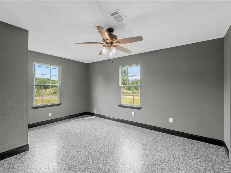 Single Family Residence For Sale in Mc Lennan County , 3336 Kendall Lane, Waco, Texas 76705, 3 Bedroom, 1 Bathroom, Garage spaces, 1,200 Sqft, built in 1966, Price $179,990, mls#21294147, Real Estate Agent in Waco, Homes For Sale in Mc Lennan county, Homes For Sale in Waco, Realtor in Waco Texas, Real Estate Brokerage Independent Realty Texas, Luminita Cordes Realtor