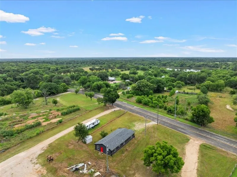 Single Family Residence For Sale in Mc Lennan County , 3336 Kendall Lane, Waco, Texas 76705, 3 Bedroom, 1 Bathroom, Garage spaces, 1,200 Sqft, built in 1966, Price $179,990, mls#21294147, Real Estate Agent in Waco, Homes For Sale in Mc Lennan county, Homes For Sale in Waco, Realtor in Waco Texas, Real Estate Brokerage Independent Realty Texas, Luminita Cordes Realtor