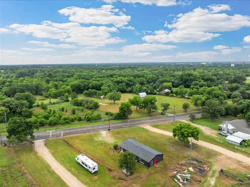 Single Family Residence For Sale in Mc Lennan County , 3336 Kendall Lane, Waco, Texas 76705, 3 Bedroom, 1 Bathroom, Garage spaces, 1,200 Sqft, built in 1966, Price $179,990, mls#21294147, Real Estate Agent in Waco, Homes For Sale in Mc Lennan county, Homes For Sale in Waco, Realtor in Waco Texas, Real Estate Brokerage Independent Realty Texas, Luminita Cordes Realtor