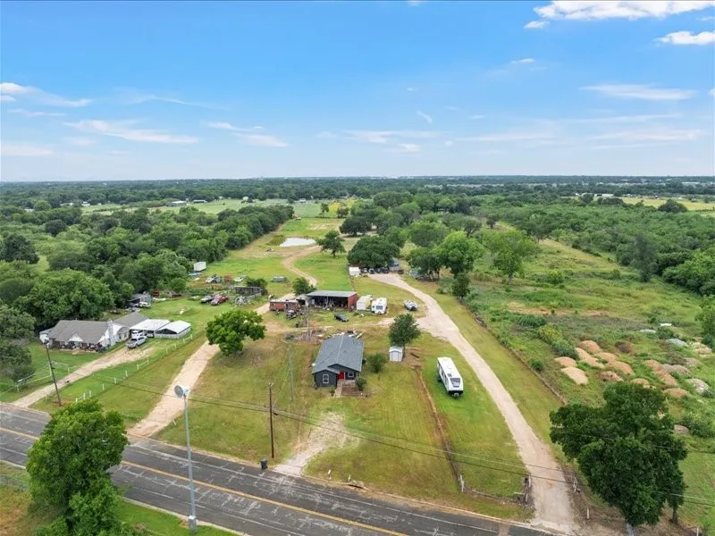 Single Family Residence For Sale in Mc Lennan County , 3336 Kendall Lane, Waco, Texas 76705, 3 Bedroom, 1 Bathroom, Garage spaces, 1,200 Sqft, built in 1966, Price $179,990, mls#21294147, Real Estate Agent in Waco, Homes For Sale in Mc Lennan county, Homes For Sale in Waco, Realtor in Waco Texas, Real Estate Brokerage Independent Realty Texas, Luminita Cordes Realtor