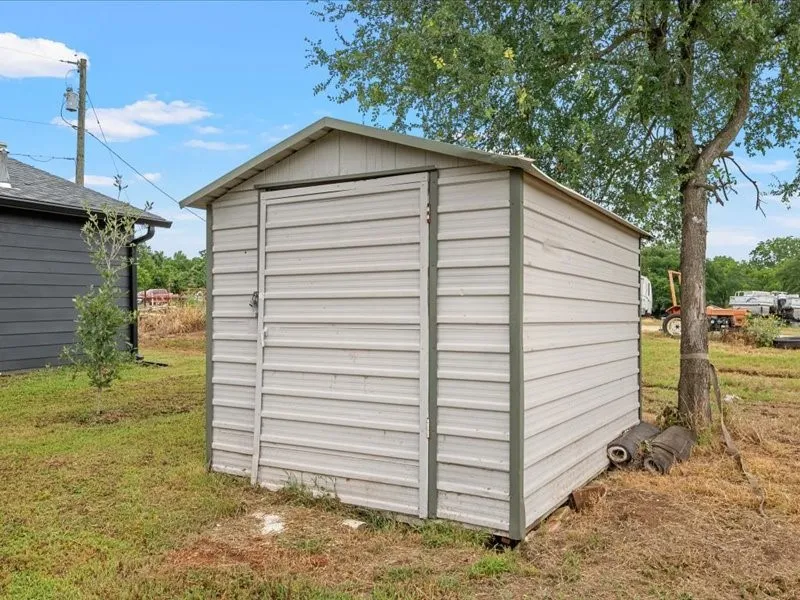 Single Family Residence For Sale in Mc Lennan County , 3336 Kendall Lane, Waco, Texas 76705, 3 Bedroom, 1 Bathroom, Garage spaces, 1,200 Sqft, built in 1966, Price $179,990, mls#21294147, Real Estate Agent in Waco, Homes For Sale in Mc Lennan county, Homes For Sale in Waco, Realtor in Waco Texas, Real Estate Brokerage Independent Realty Texas, Luminita Cordes Realtor